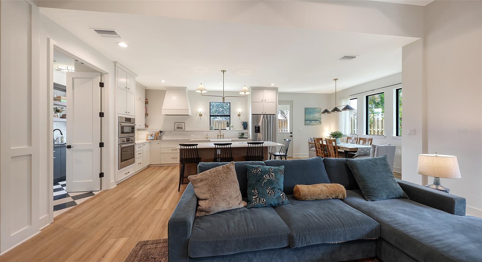 SOUTH GATE - Residential