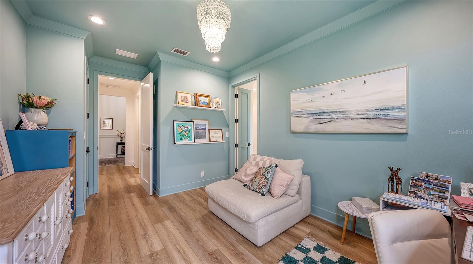 SOUTH GATE - Residential