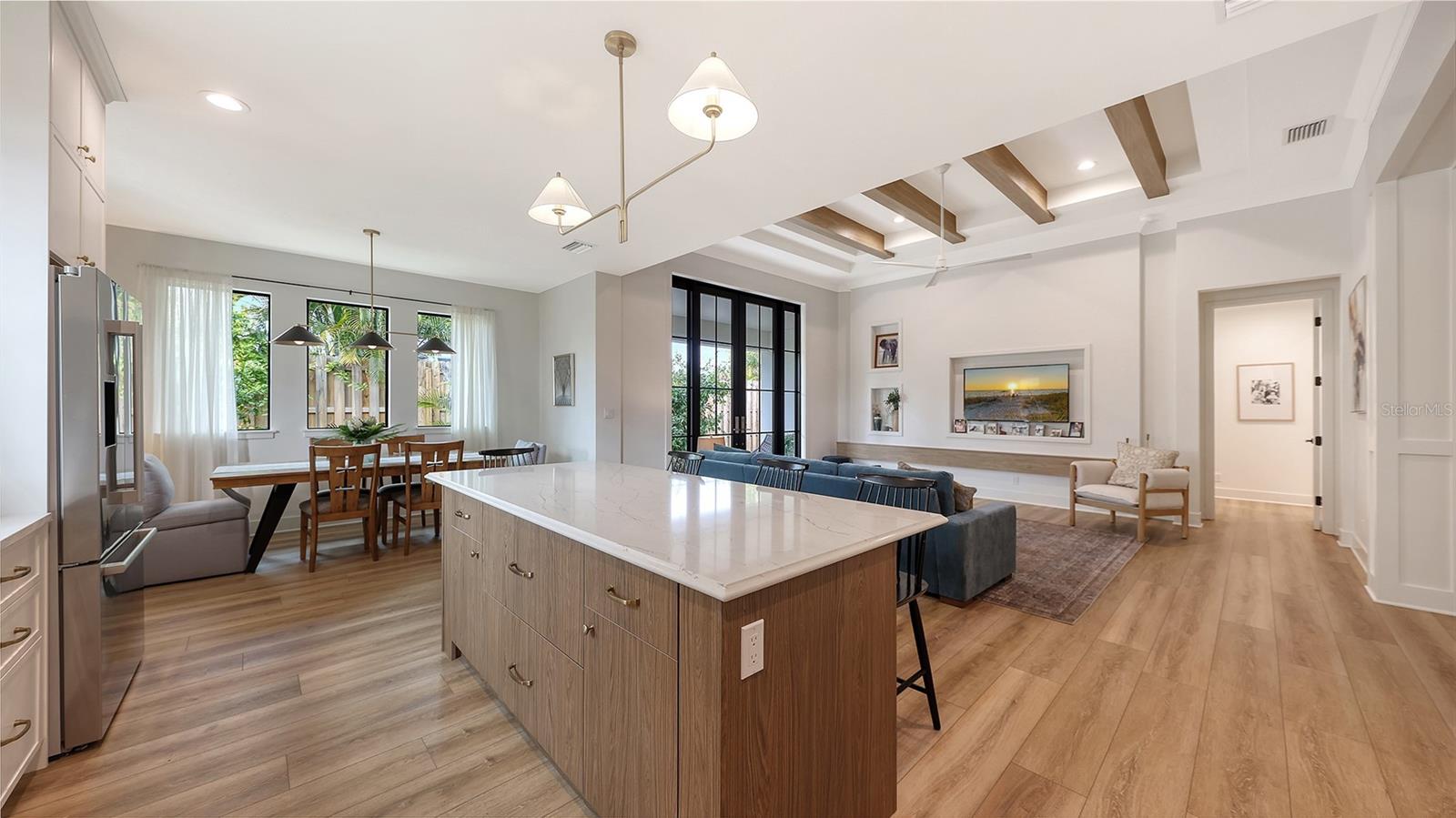 SOUTH GATE - Residential