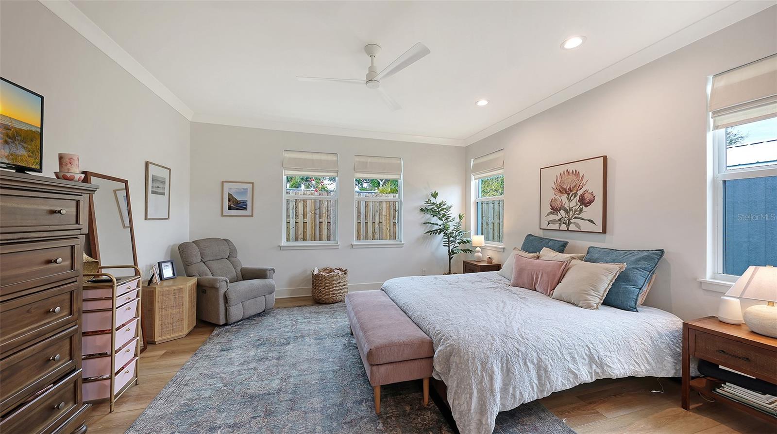 SOUTH GATE - Residential