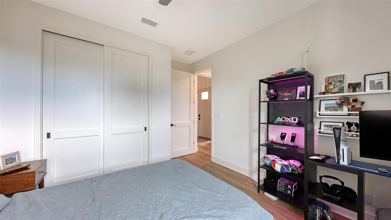 SOUTH GATE - Residential