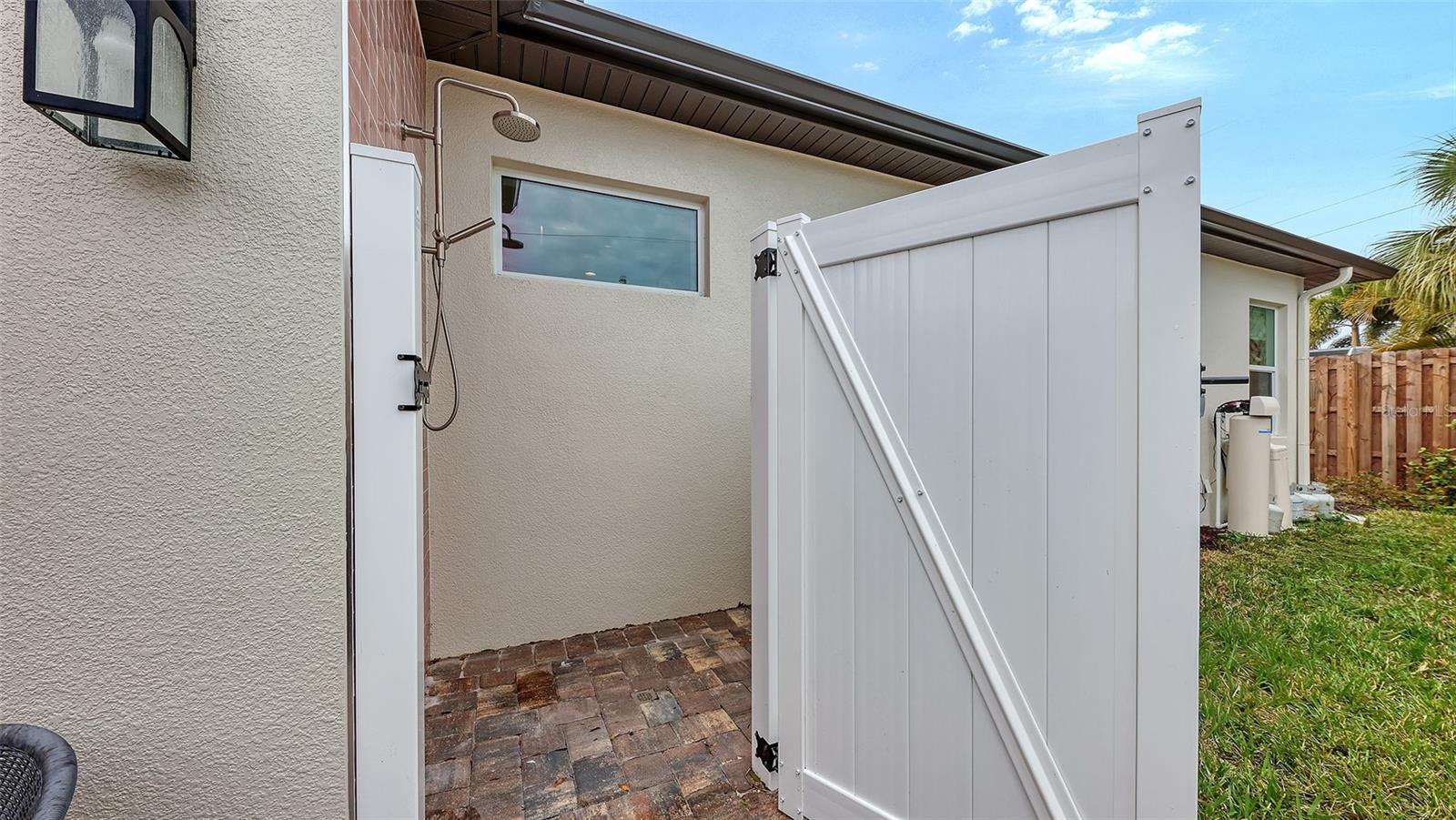 SOUTH GATE - Residential