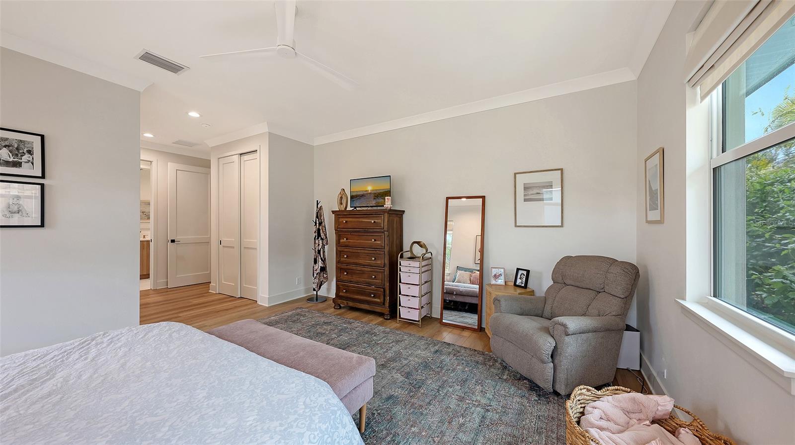 SOUTH GATE - Residential