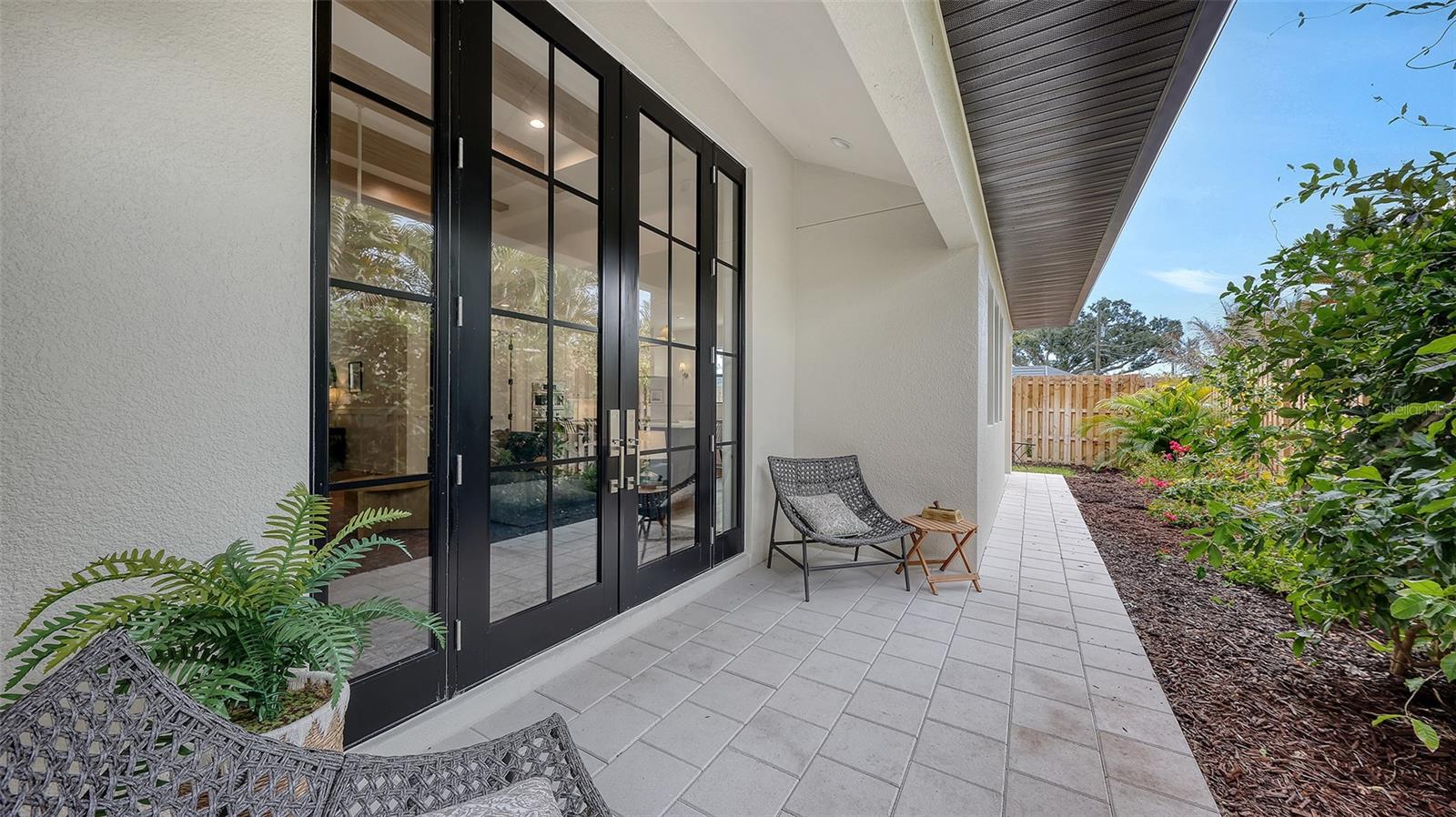 SOUTH GATE - Residential