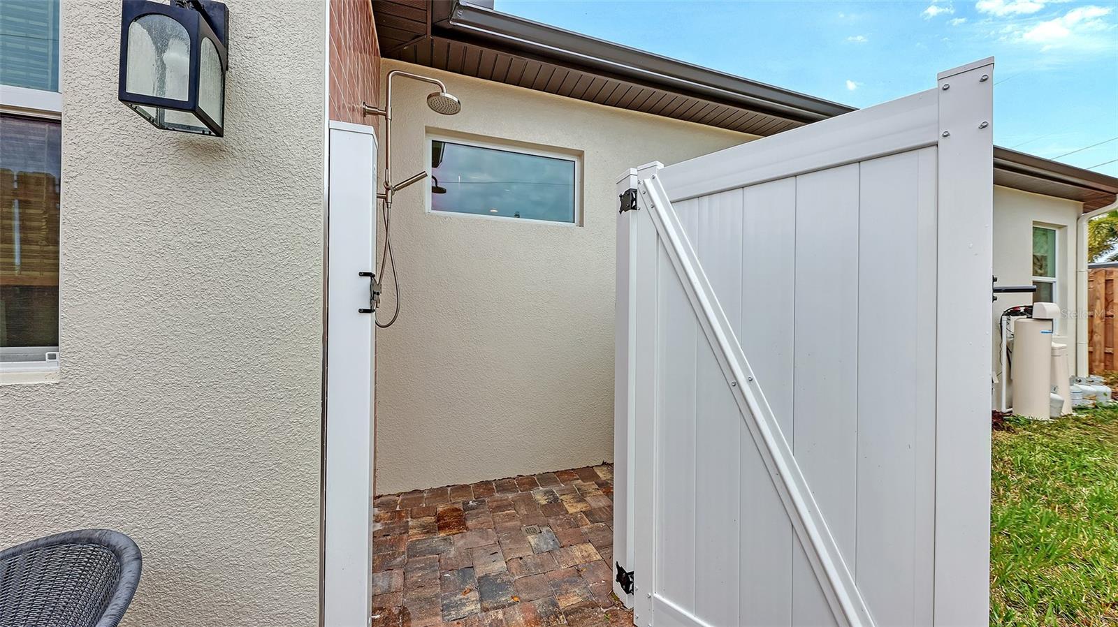 SOUTH GATE - Residential