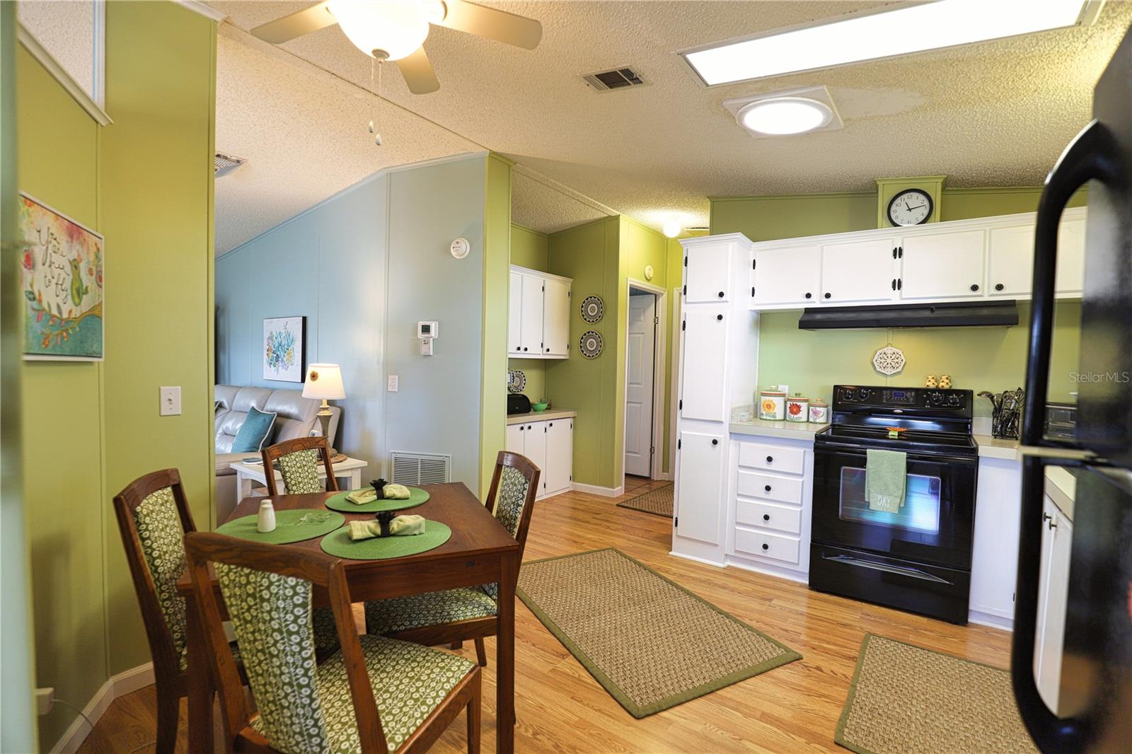 LA CASA MHP CO-OP - Residential