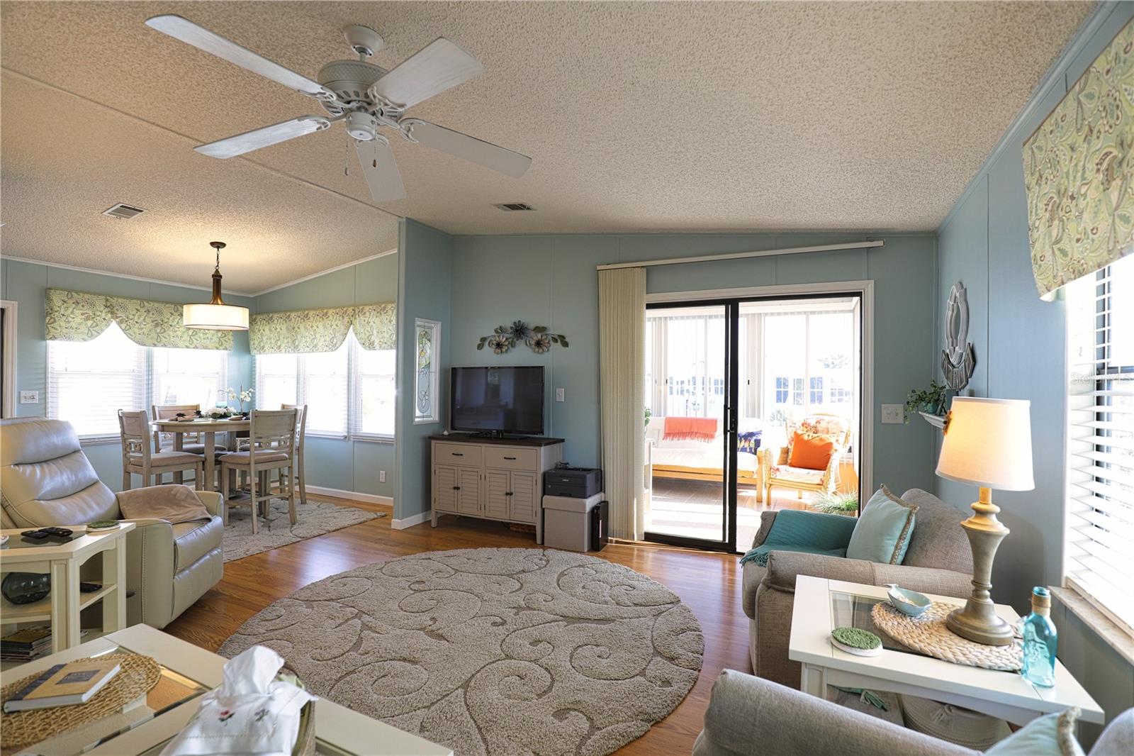 LA CASA MHP CO-OP - Residential