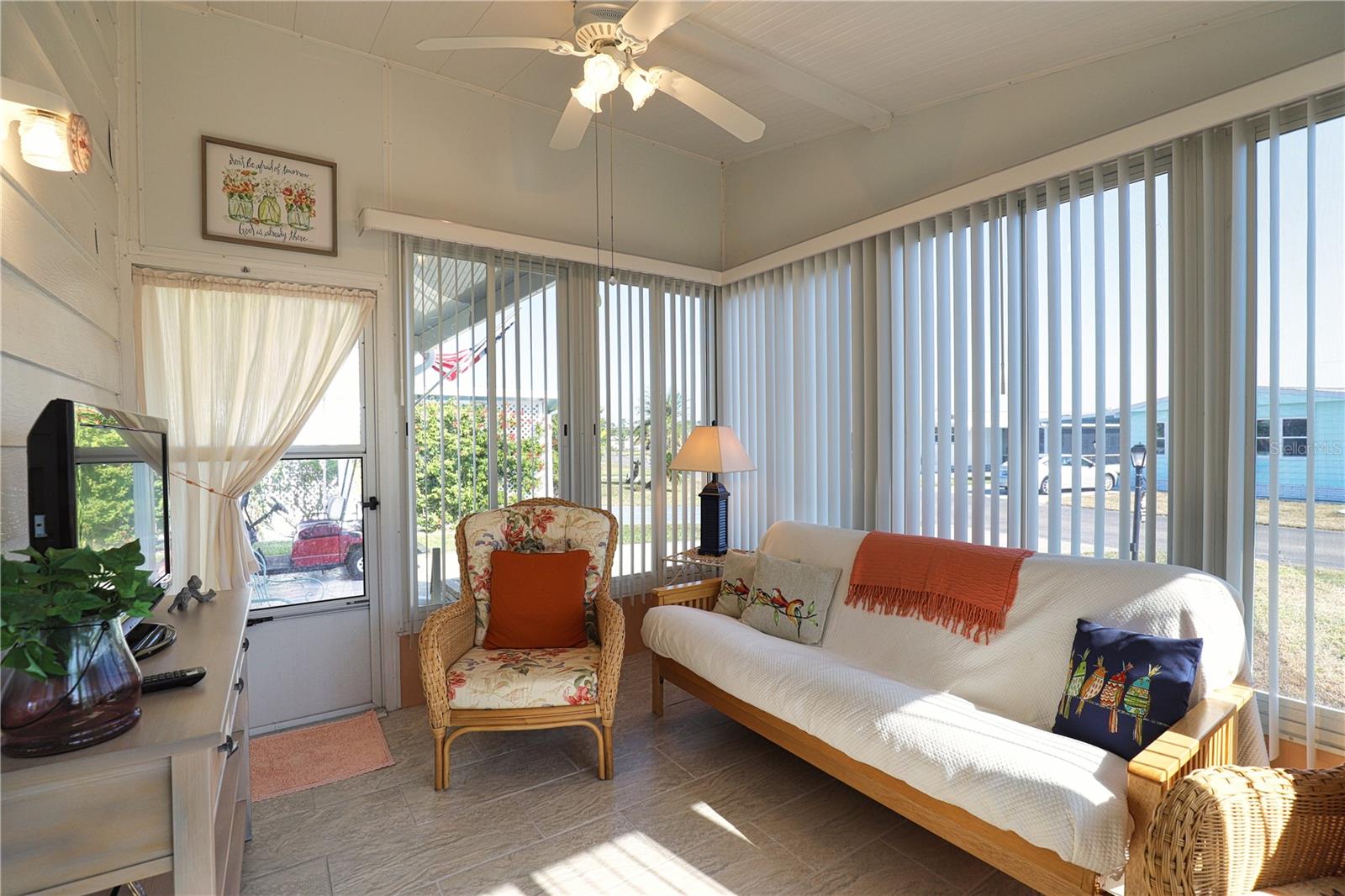 LA CASA MHP CO-OP - Residential