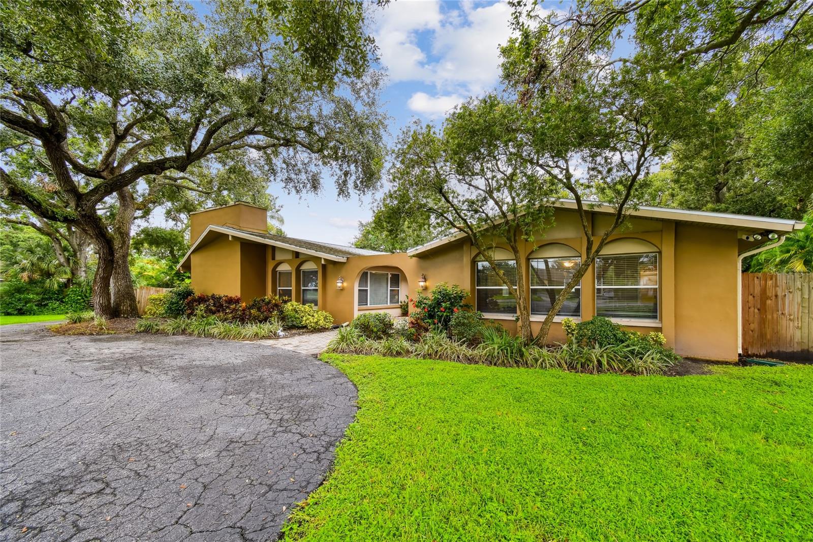 BELLEAIR GROVE 1ST ADD - Residential