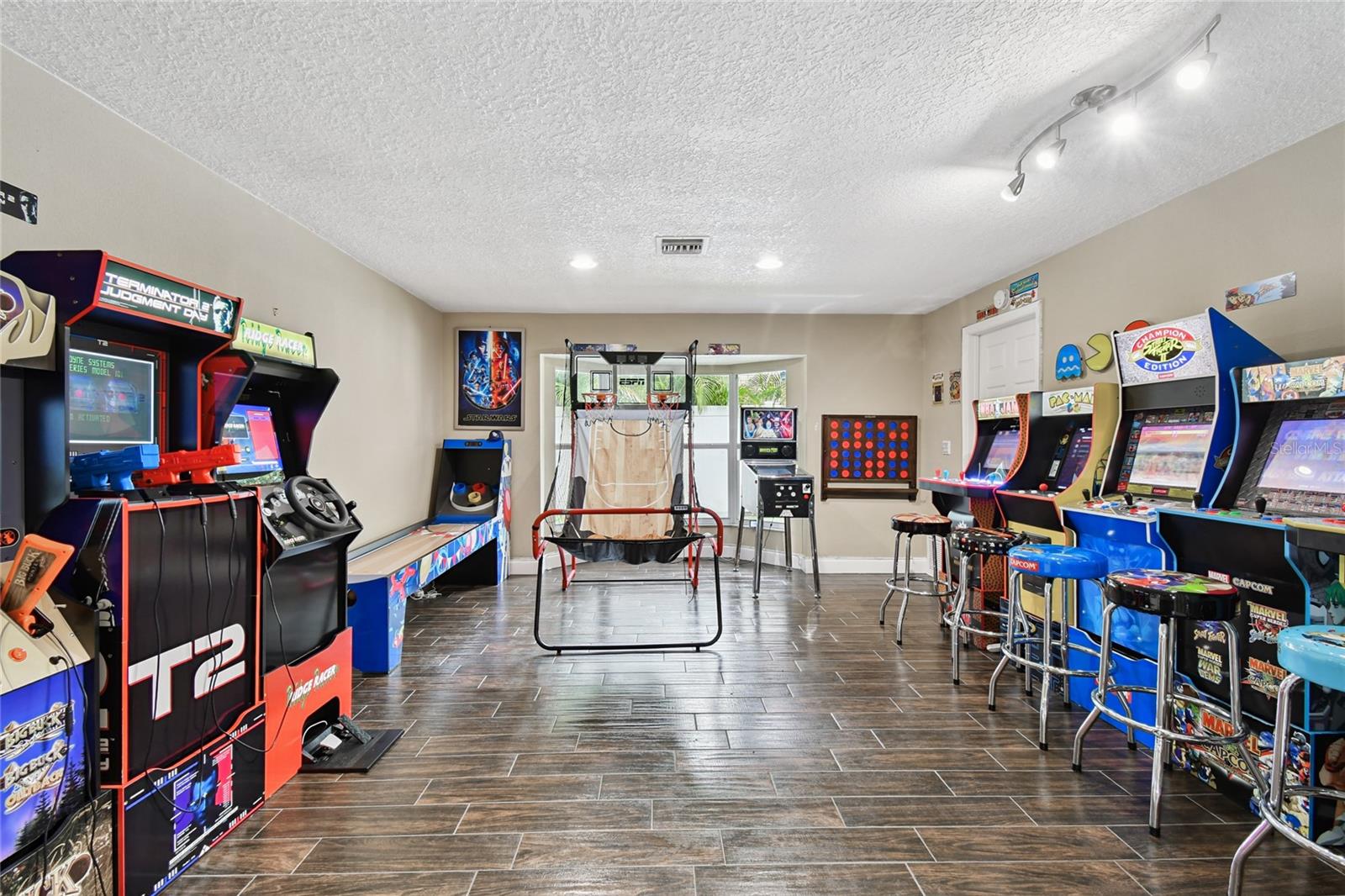 BELLEAIR GROVE 1ST ADD - Residential