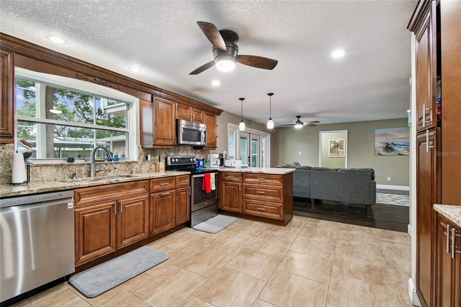 BELLEAIR GROVE 1ST ADD - Residential