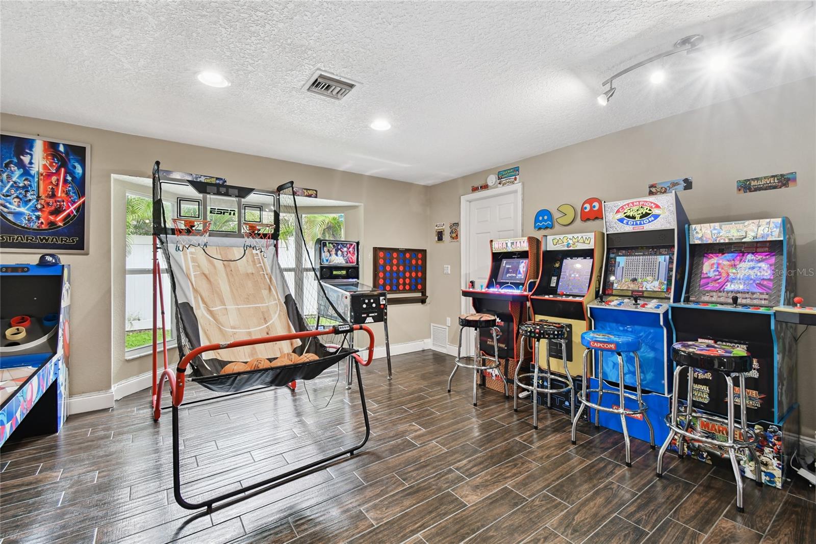BELLEAIR GROVE 1ST ADD - Residential