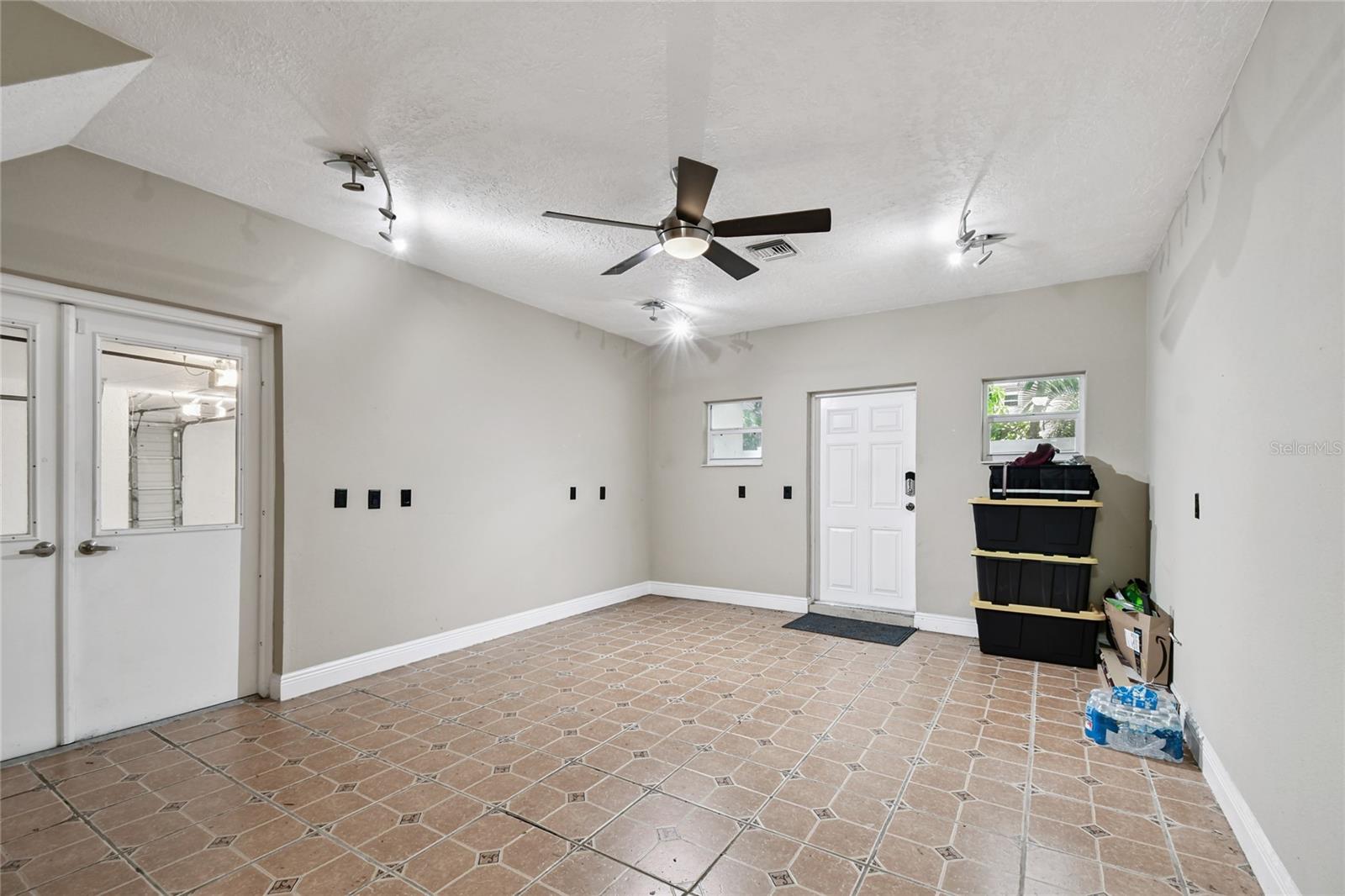 BELLEAIR GROVE 1ST ADD - Residential