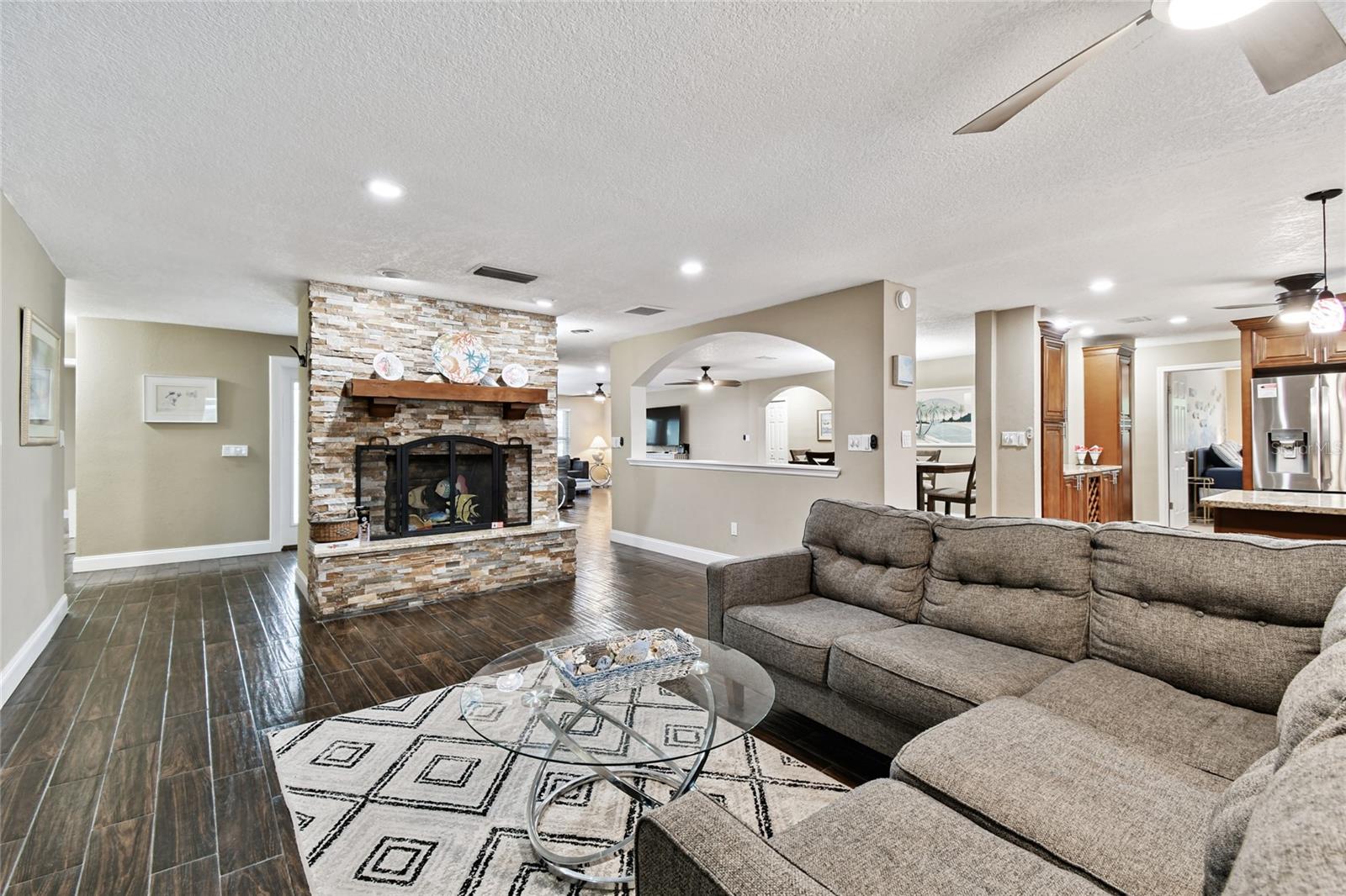 BELLEAIR GROVE 1ST ADD - Residential