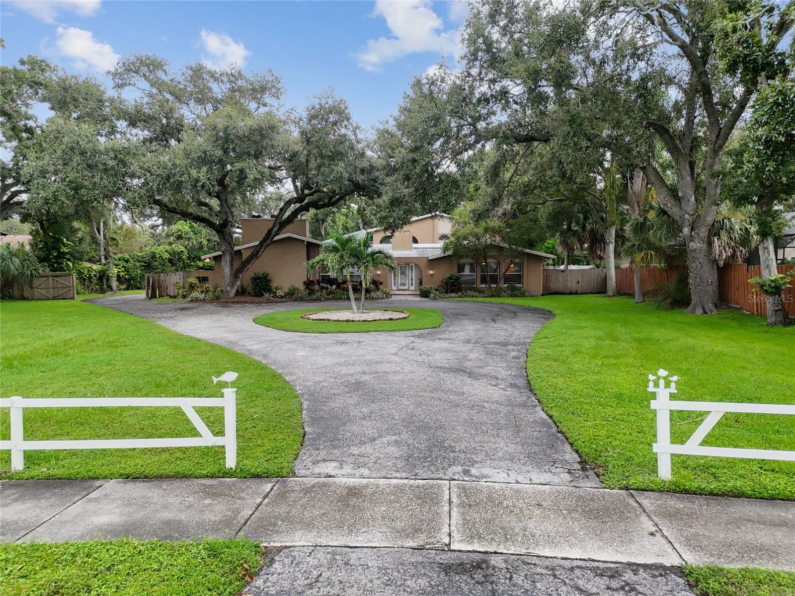 BELLEAIR GROVE 1ST ADD - Residential