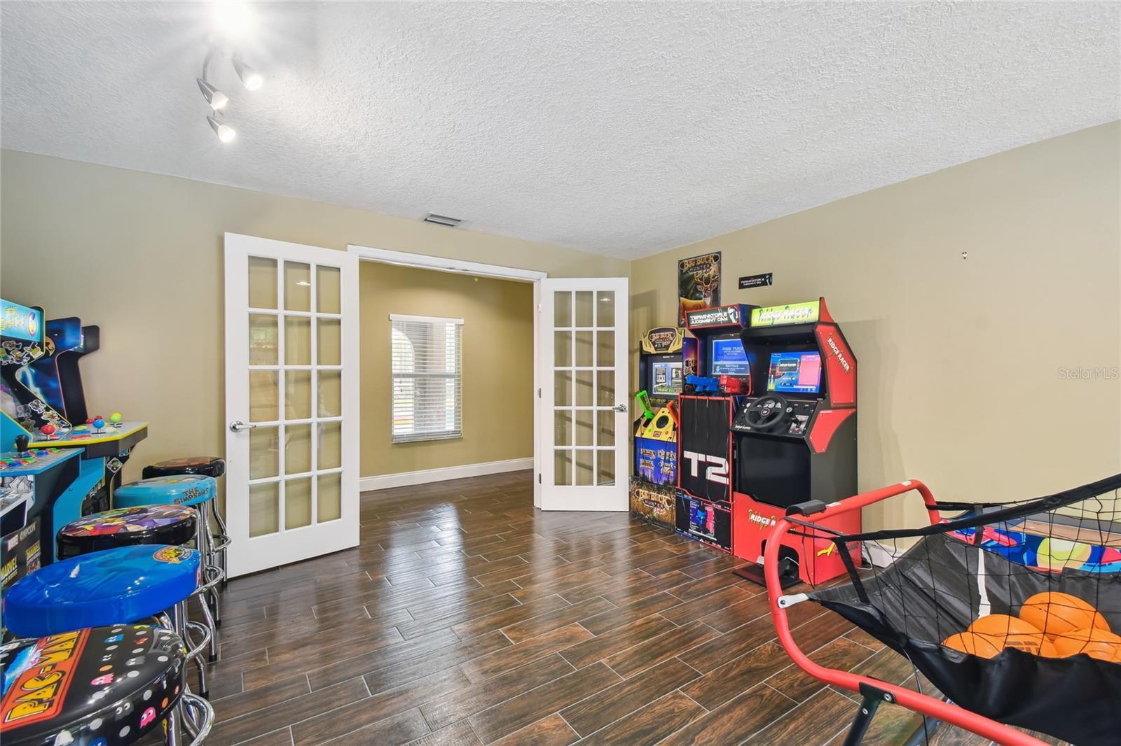 BELLEAIR GROVE 1ST ADD - Residential