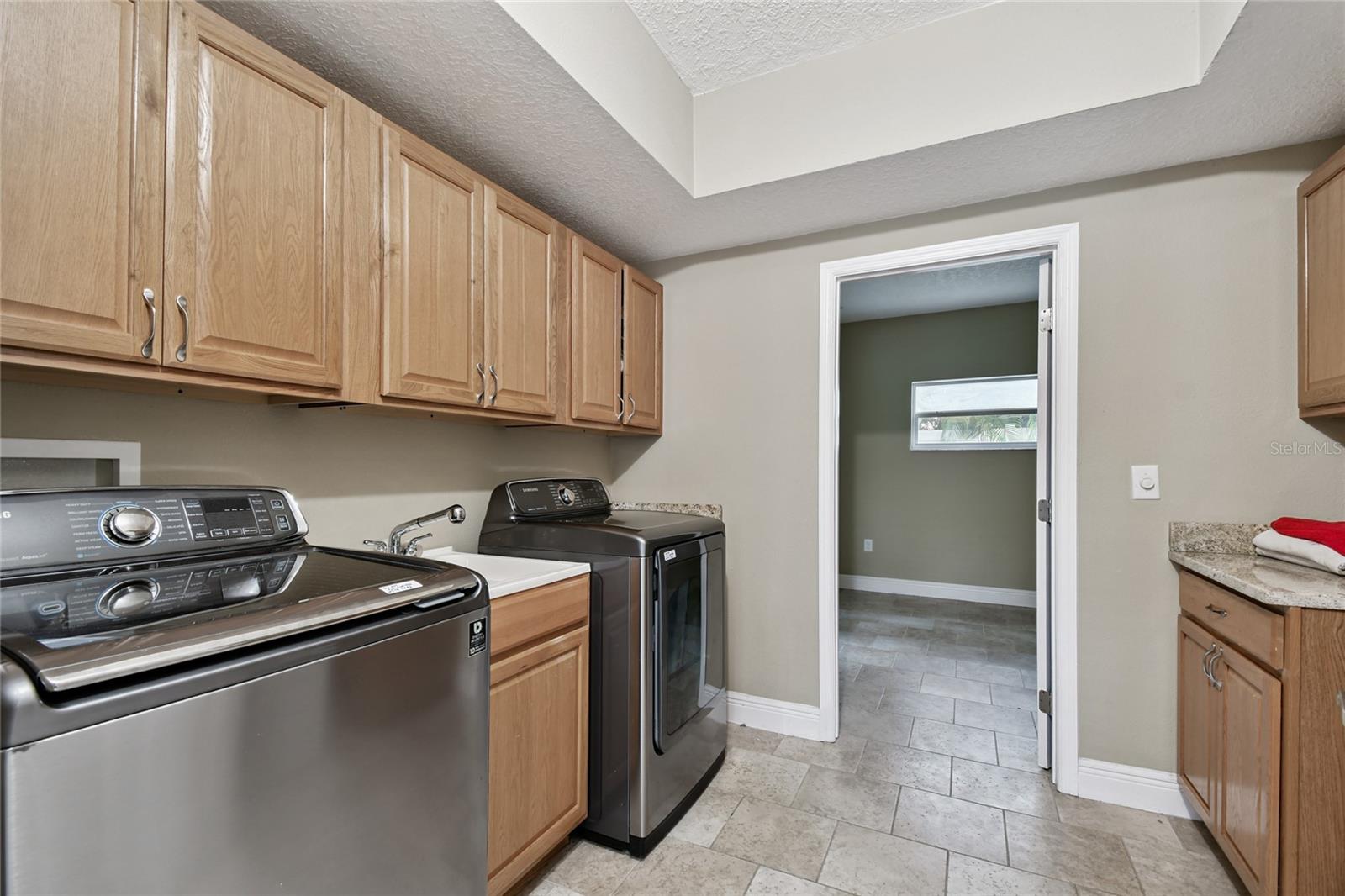 BELLEAIR GROVE 1ST ADD - Residential