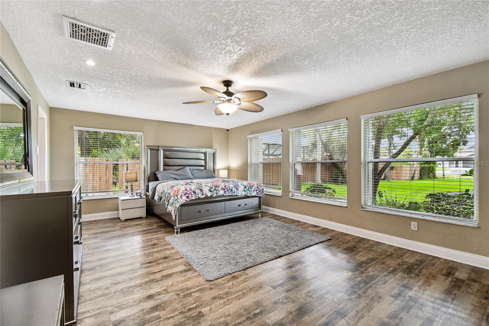 BELLEAIR GROVE 1ST ADD - Residential