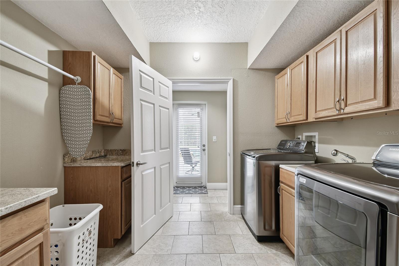 BELLEAIR GROVE 1ST ADD - Residential