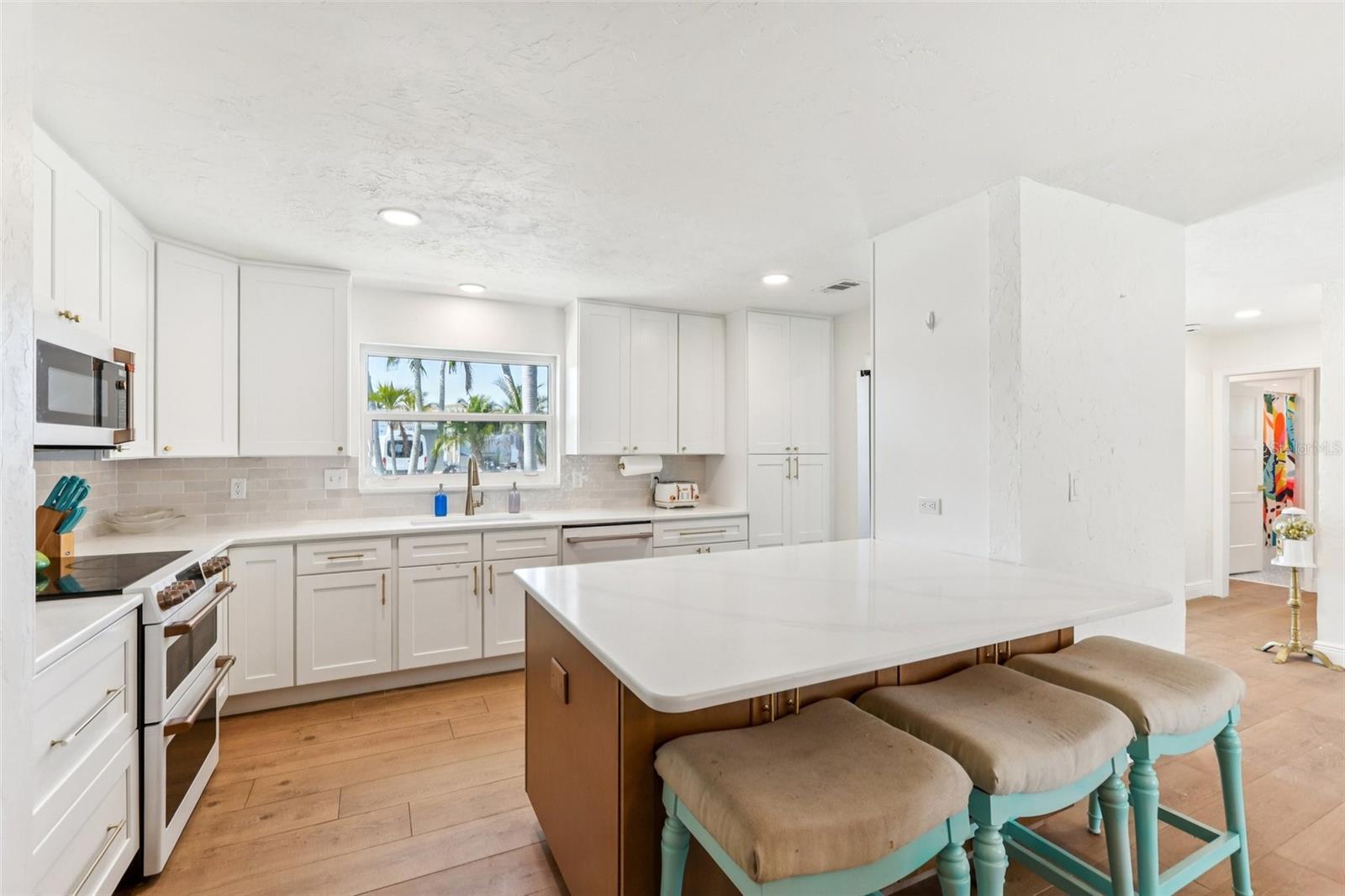 PASADENA ISLE - Residential