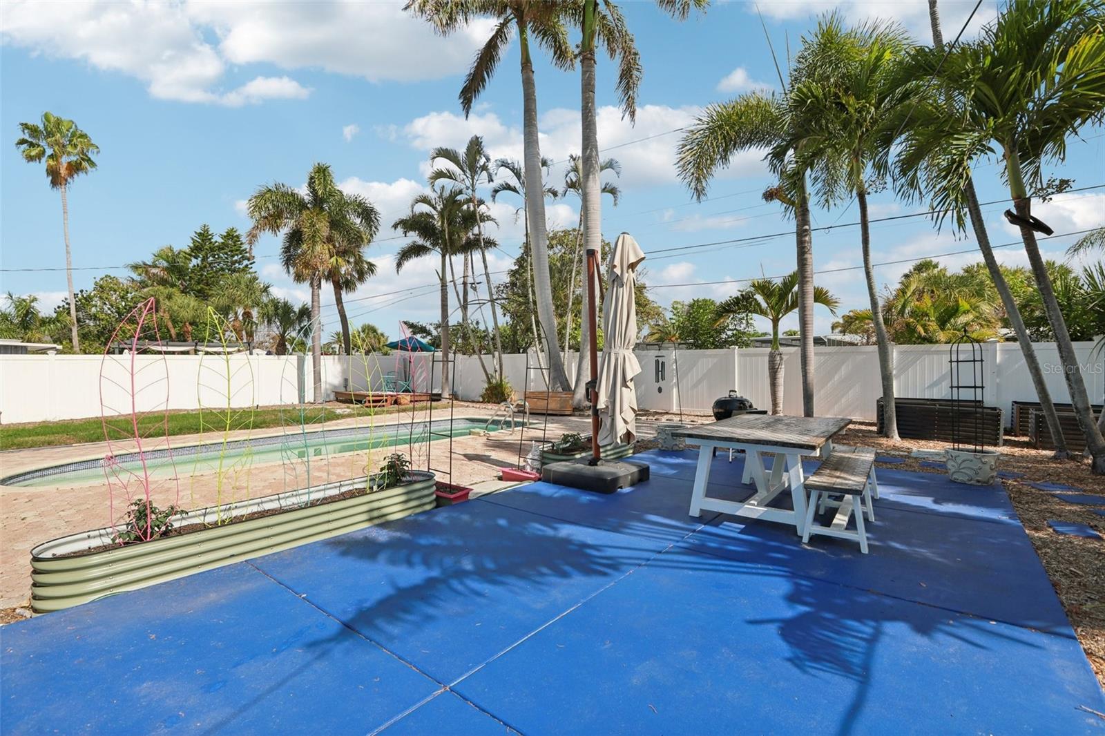 PASADENA ISLE - Residential