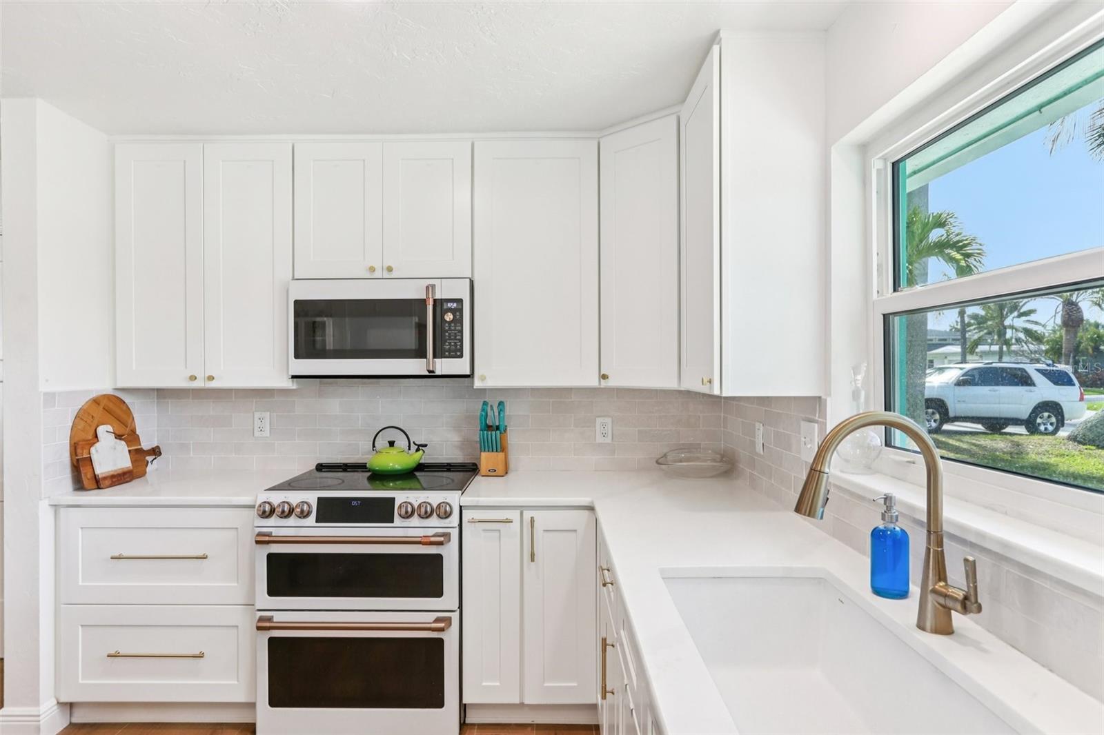 PASADENA ISLE - Residential