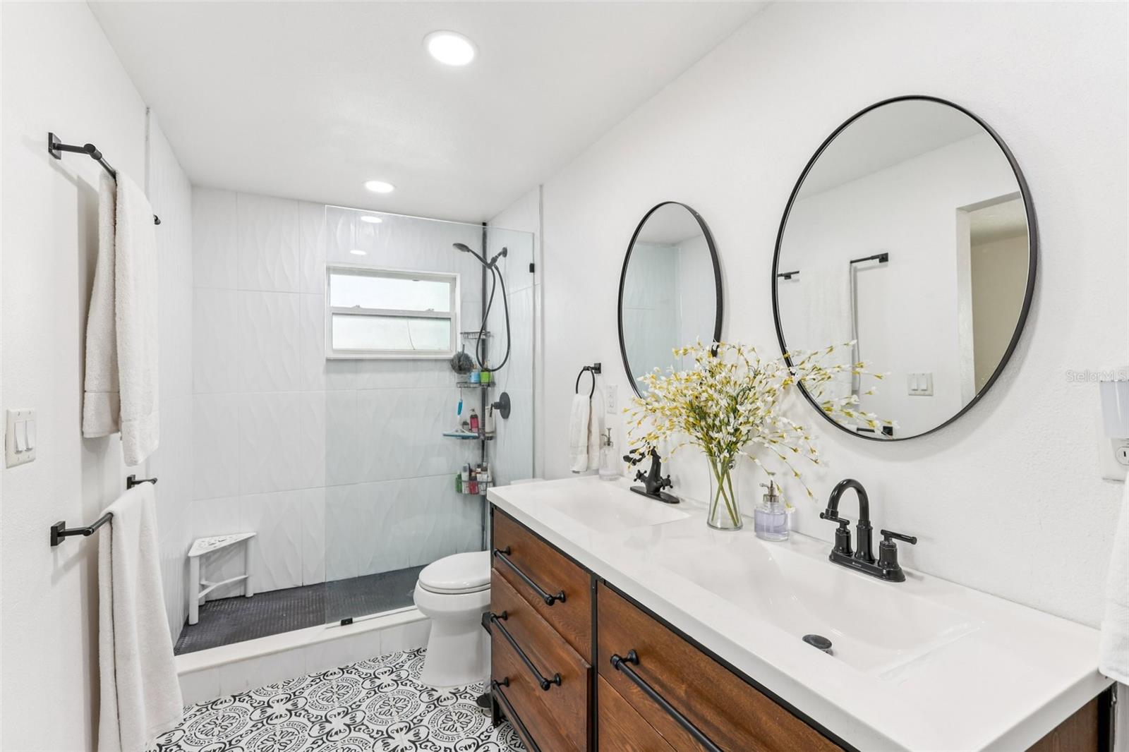 PASADENA ISLE - Residential