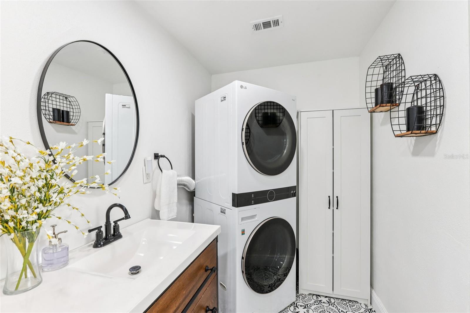 PASADENA ISLE - Residential