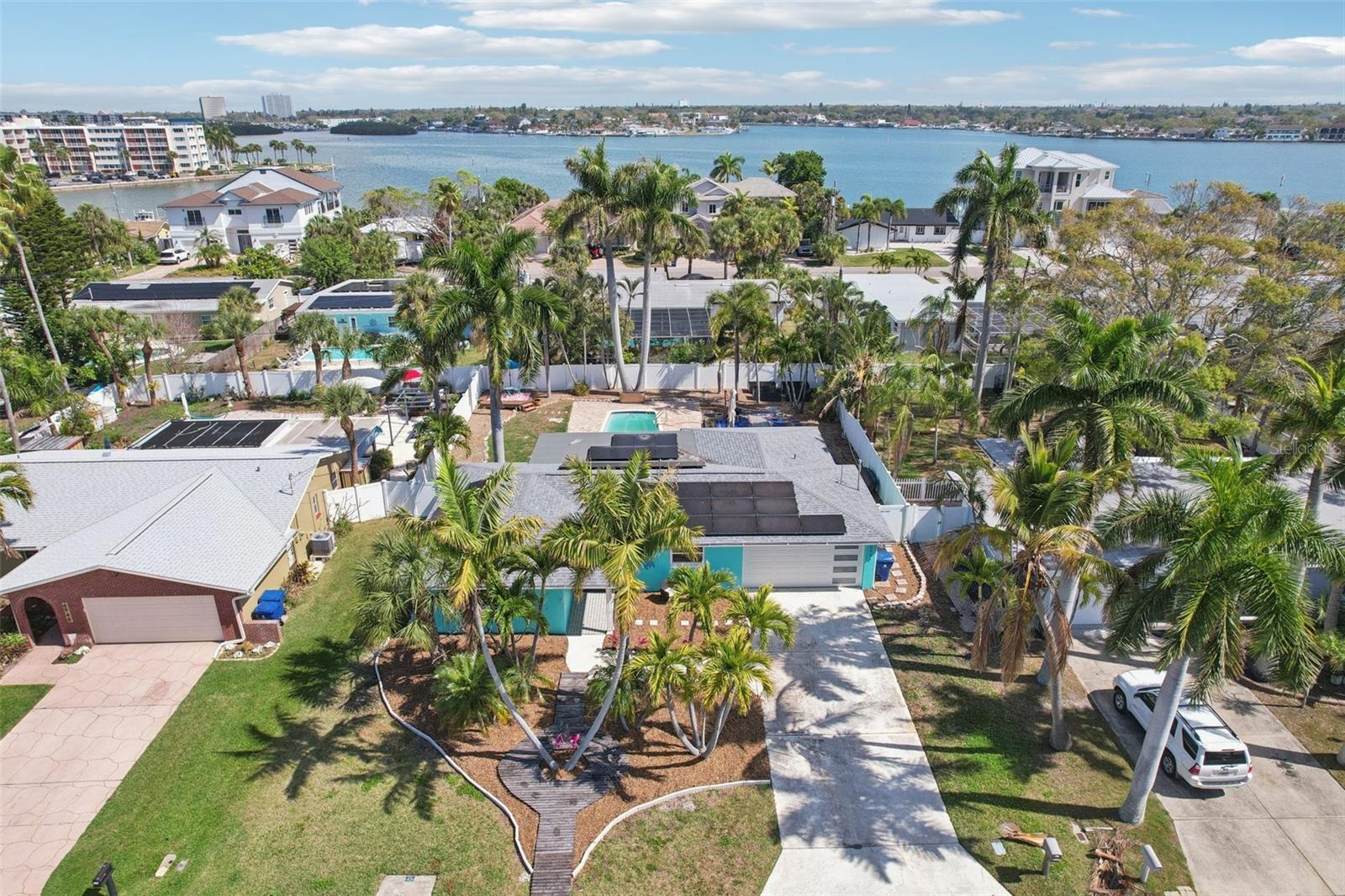 PASADENA ISLE - Residential