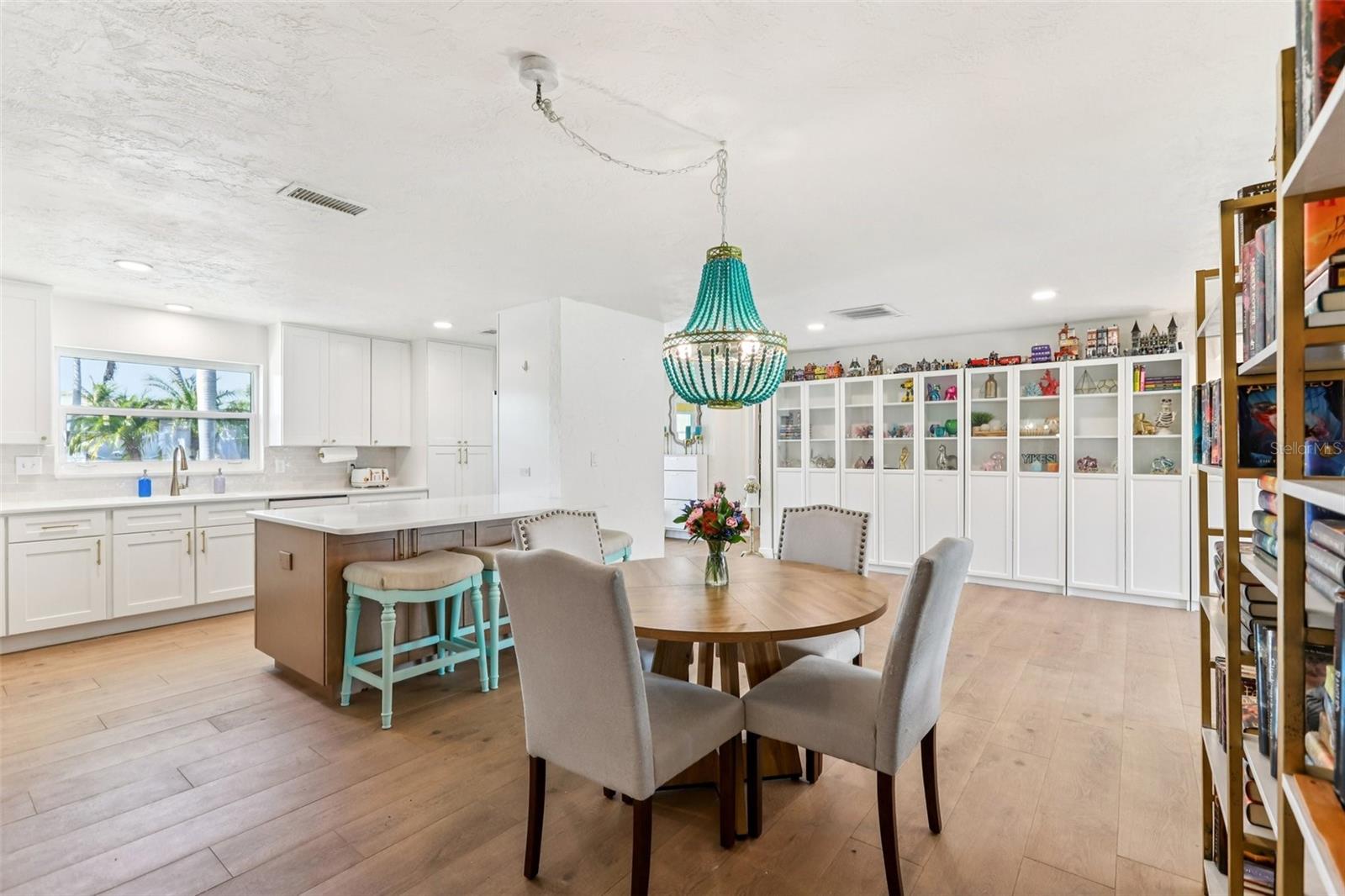 PASADENA ISLE - Residential