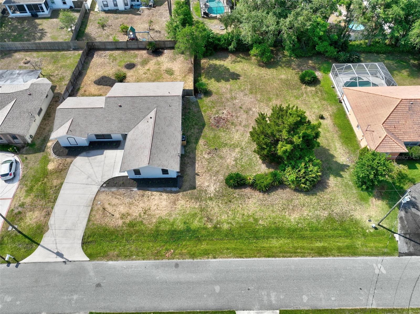 102 FOXHALL LANE