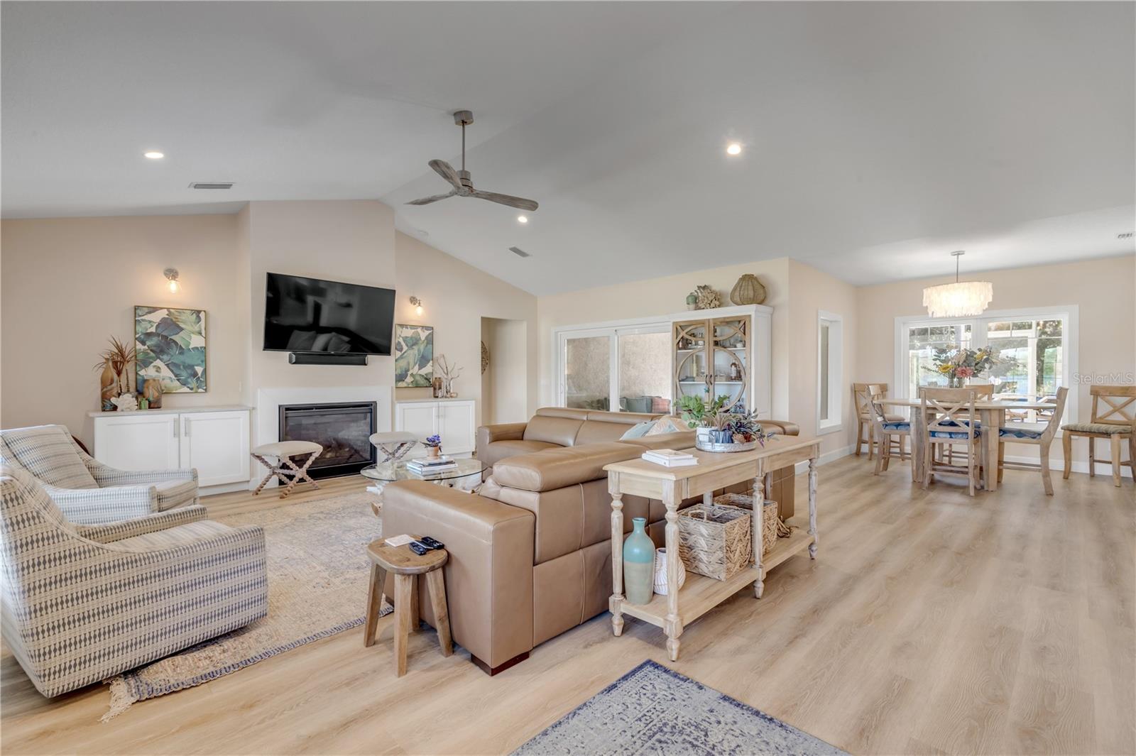 PEARL LAKE ESTATES 1 - Residential