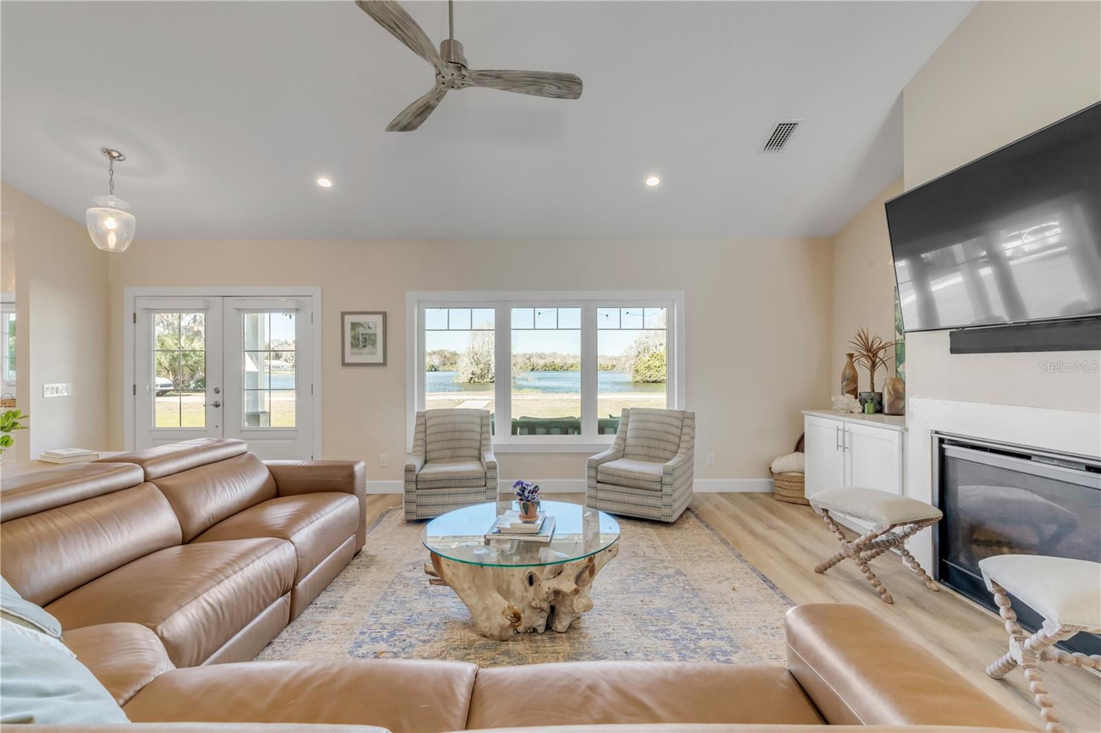 PEARL LAKE ESTATES 1 - Residential