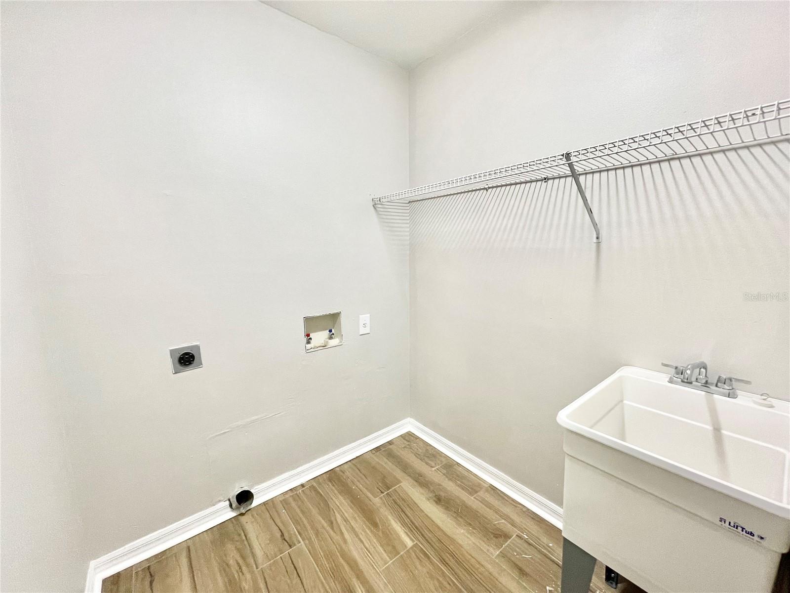 CENTRAL PARK - Residential Lease