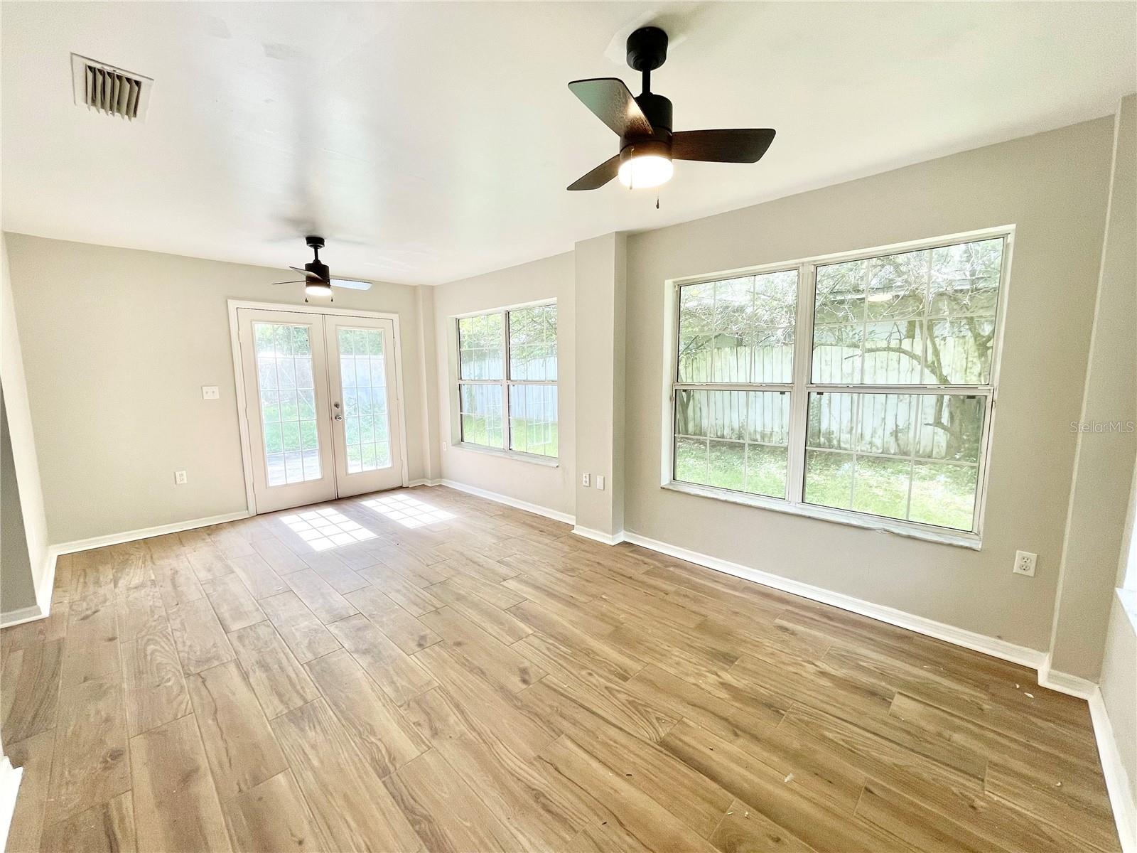 CENTRAL PARK - Residential Lease