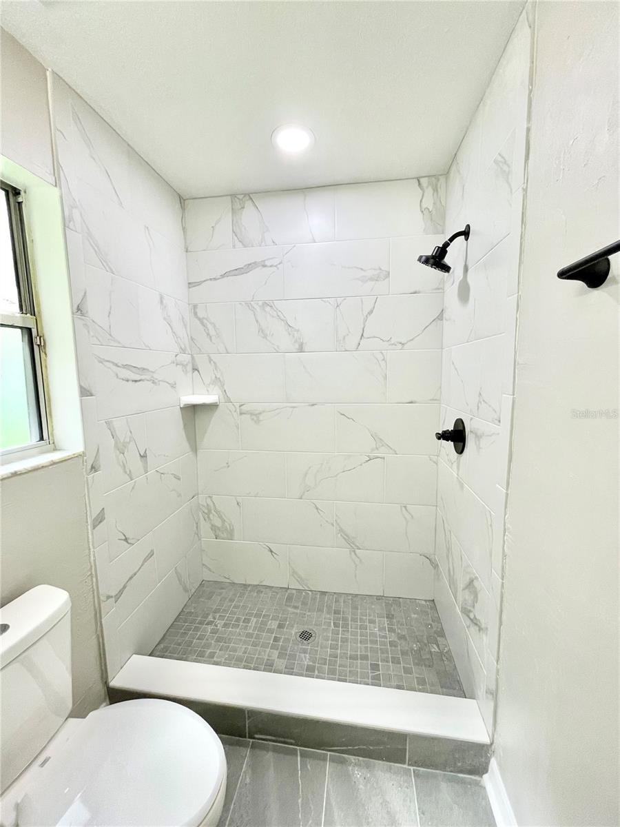 CENTRAL PARK - Residential Lease