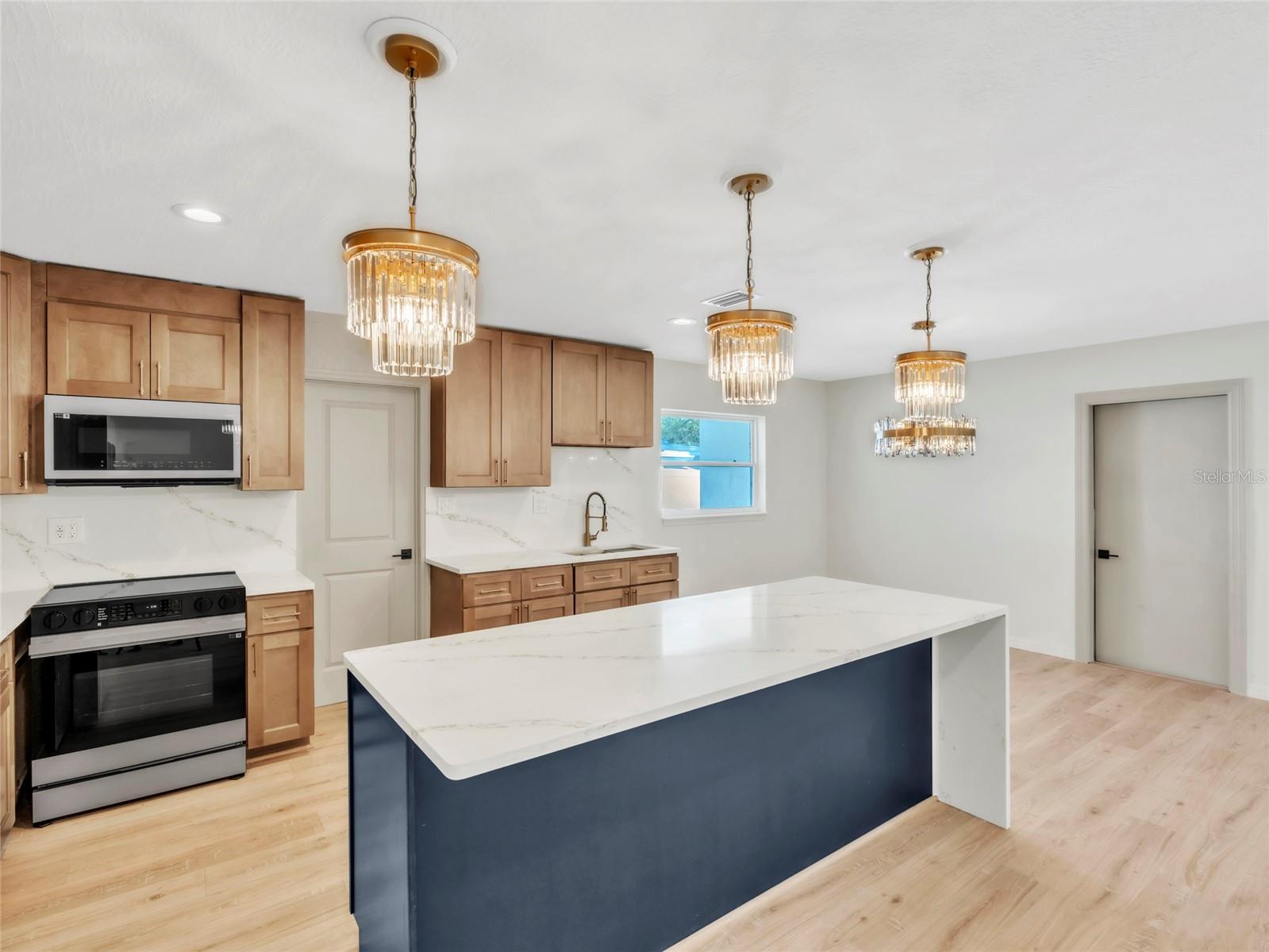 SHORE ACRES BUTTERFLY LAKE REP - Residential Lease