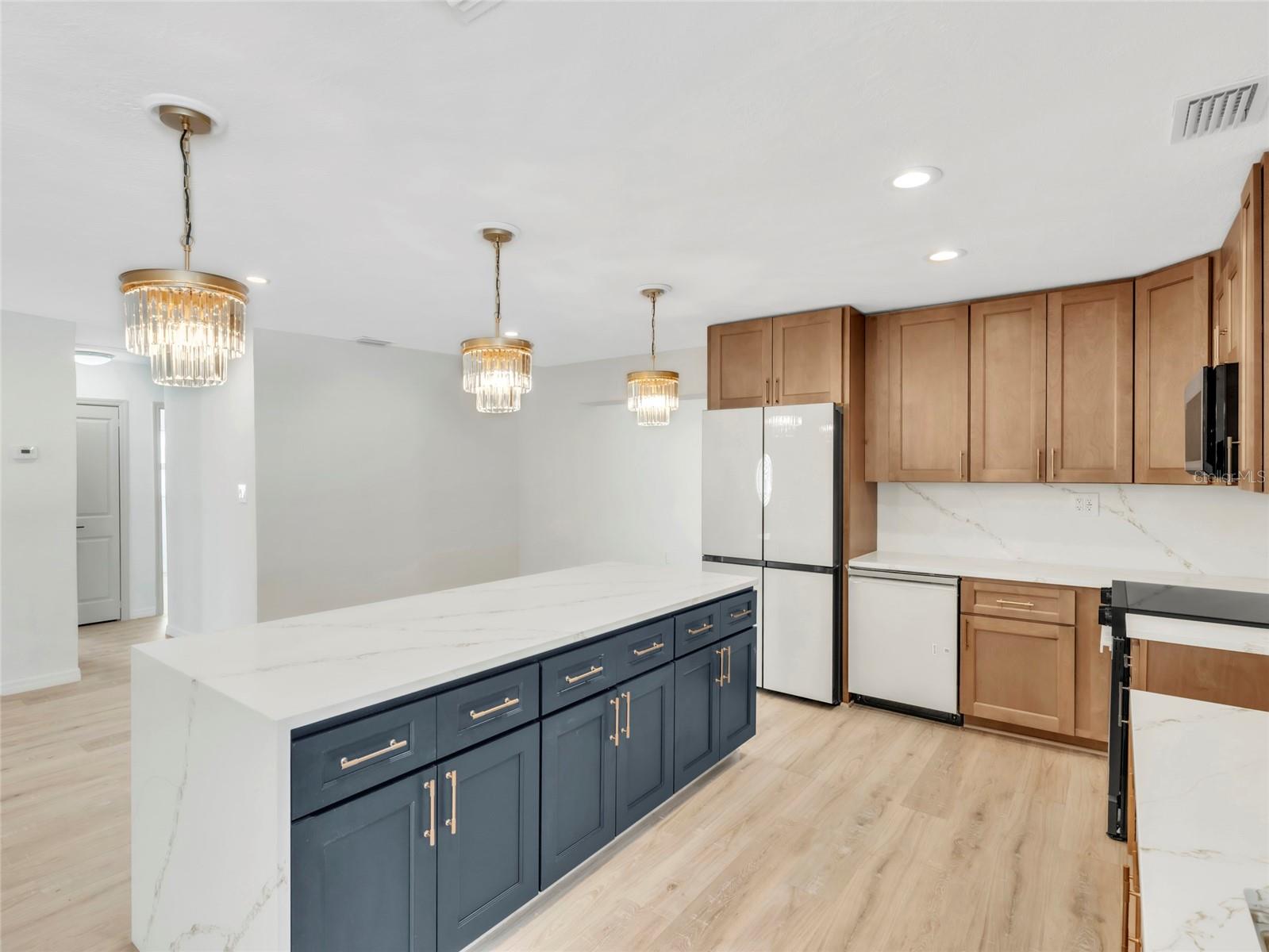 SHORE ACRES BUTTERFLY LAKE REP - Residential Lease