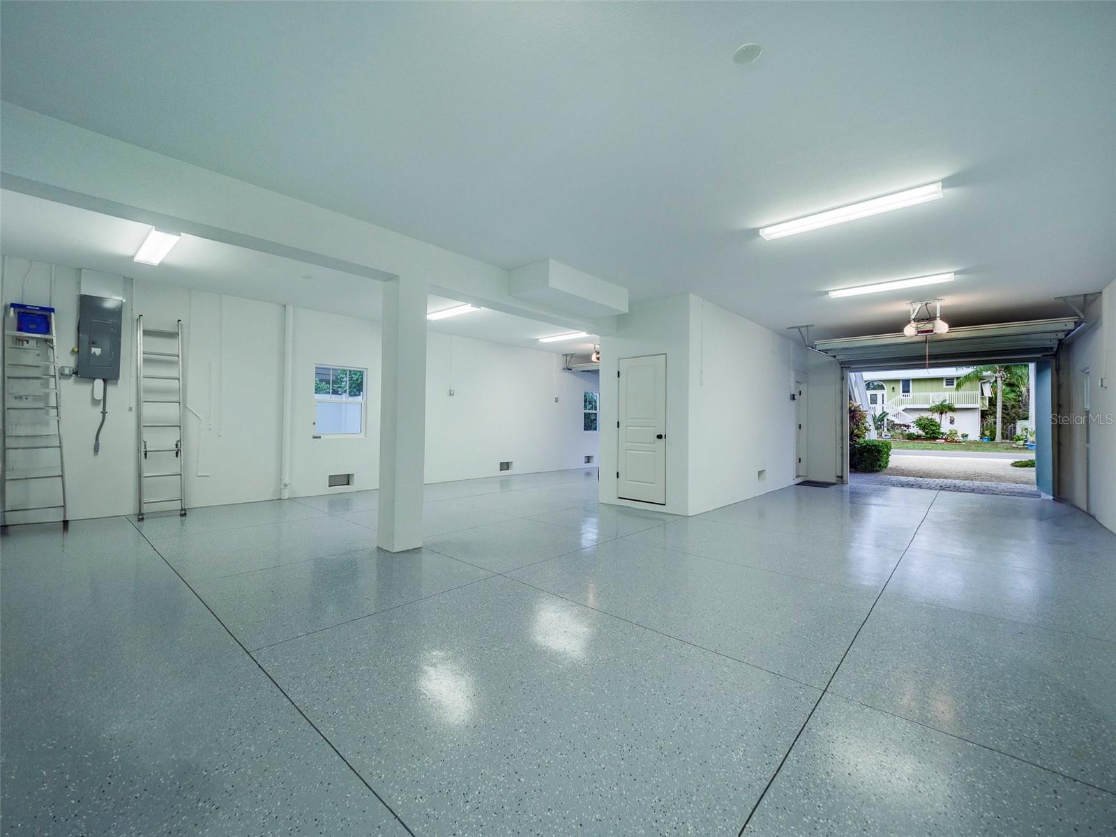 ANNA MARIA BEACH - Residential