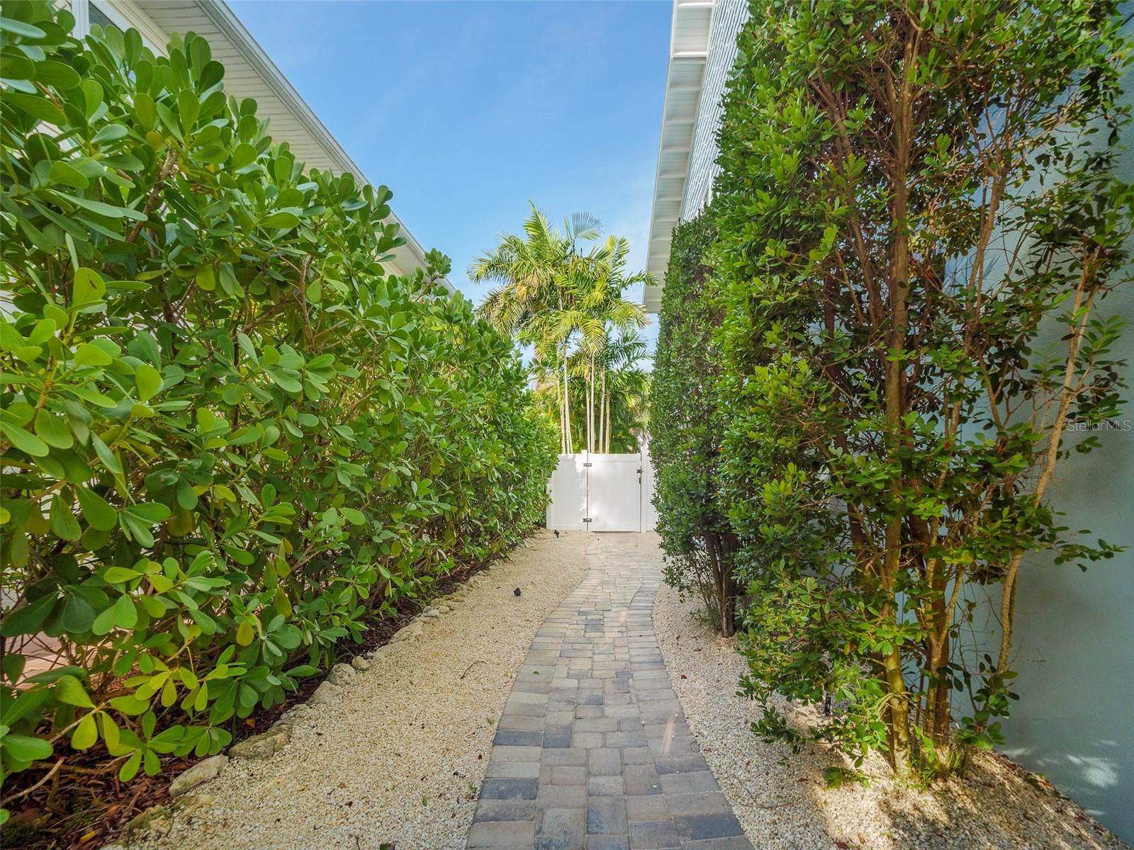 ANNA MARIA BEACH - Residential