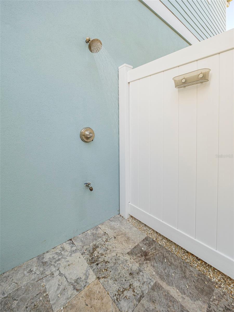 ANNA MARIA BEACH - Residential