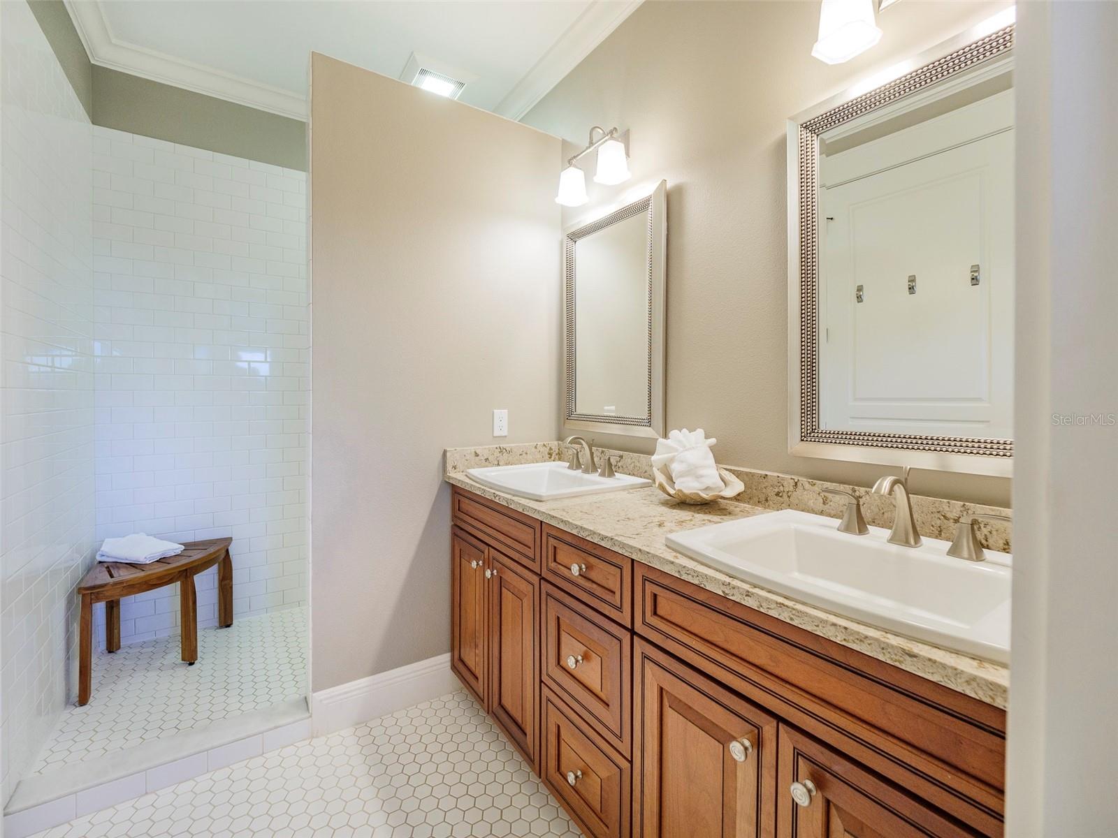 ANNA MARIA BEACH - Residential