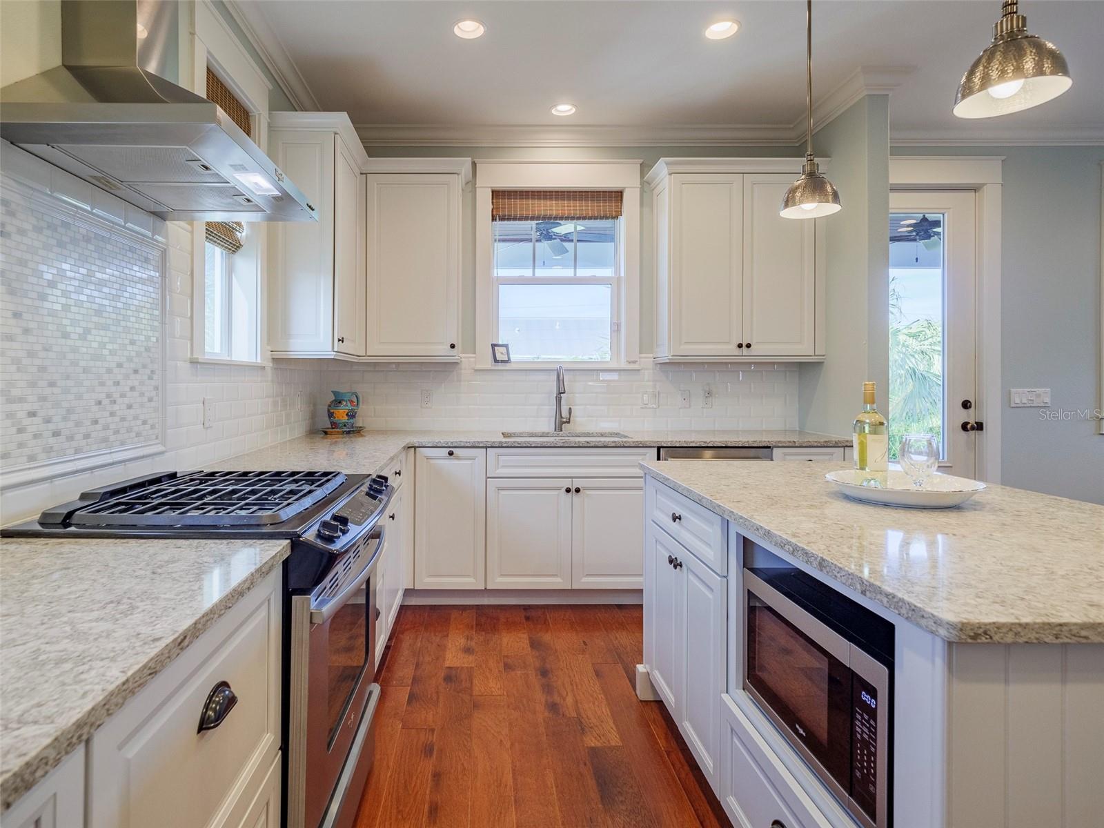 ANNA MARIA BEACH - Residential