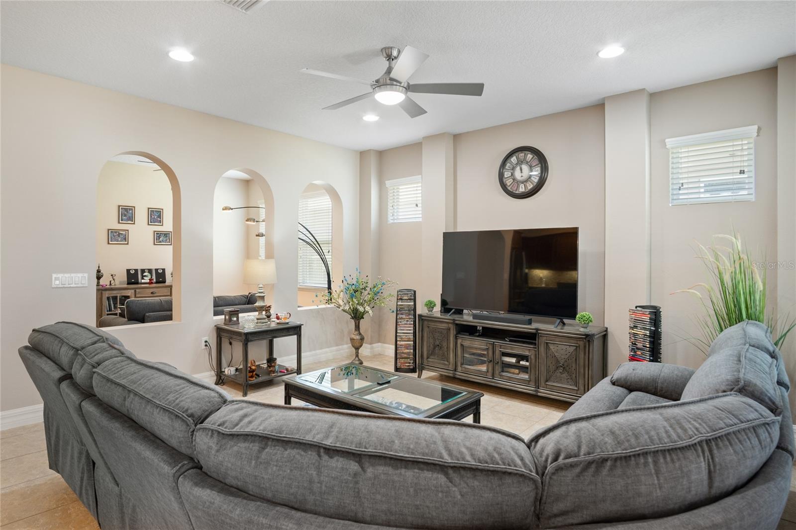 CASCADES/GROVELAND PH 2 - Residential