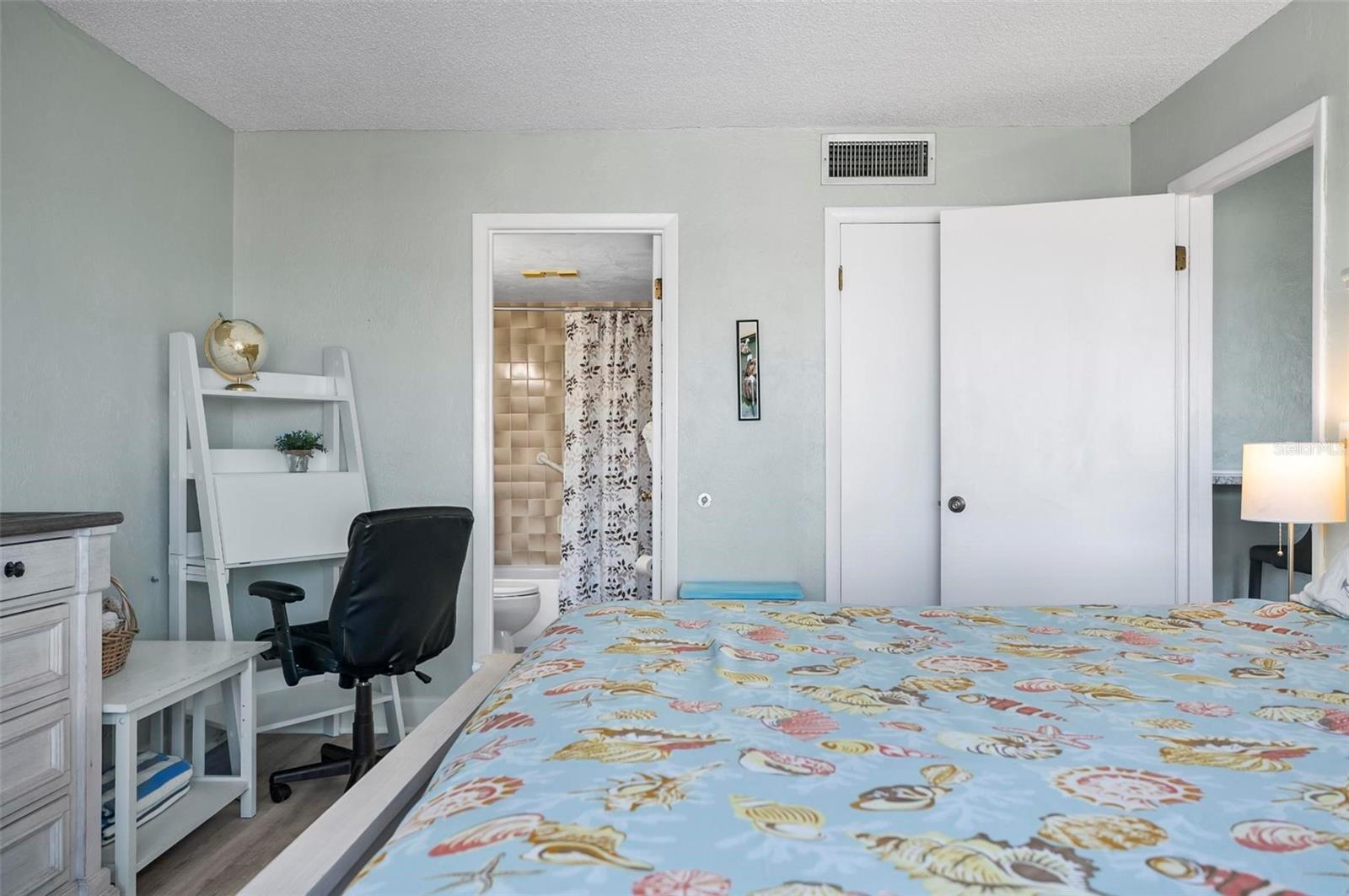 OCEAN VIEW MANOR CONDO - Residential