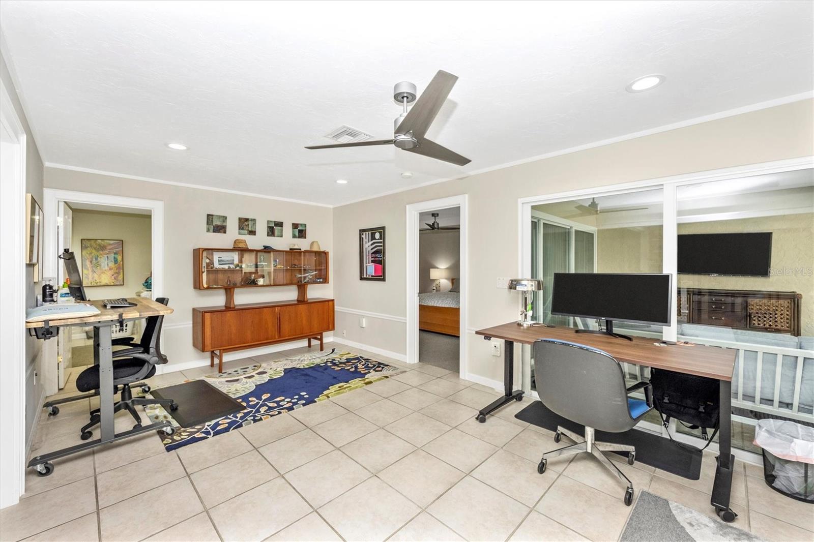GLEN OAKS MANOR HOMES PH 2 - Residential Lease