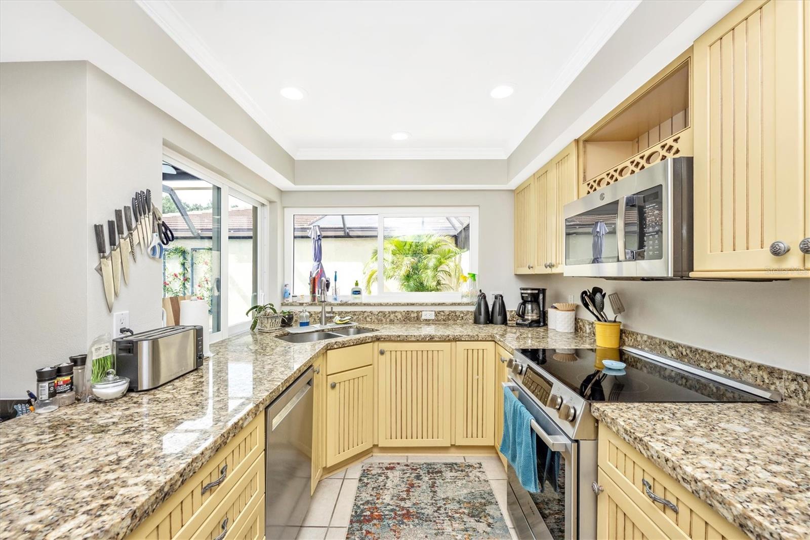 GLEN OAKS MANOR HOMES PH 2 - Residential Lease