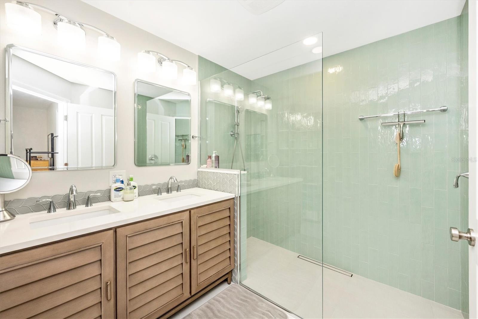 GLEN OAKS MANOR HOMES PH 2 - Residential Lease