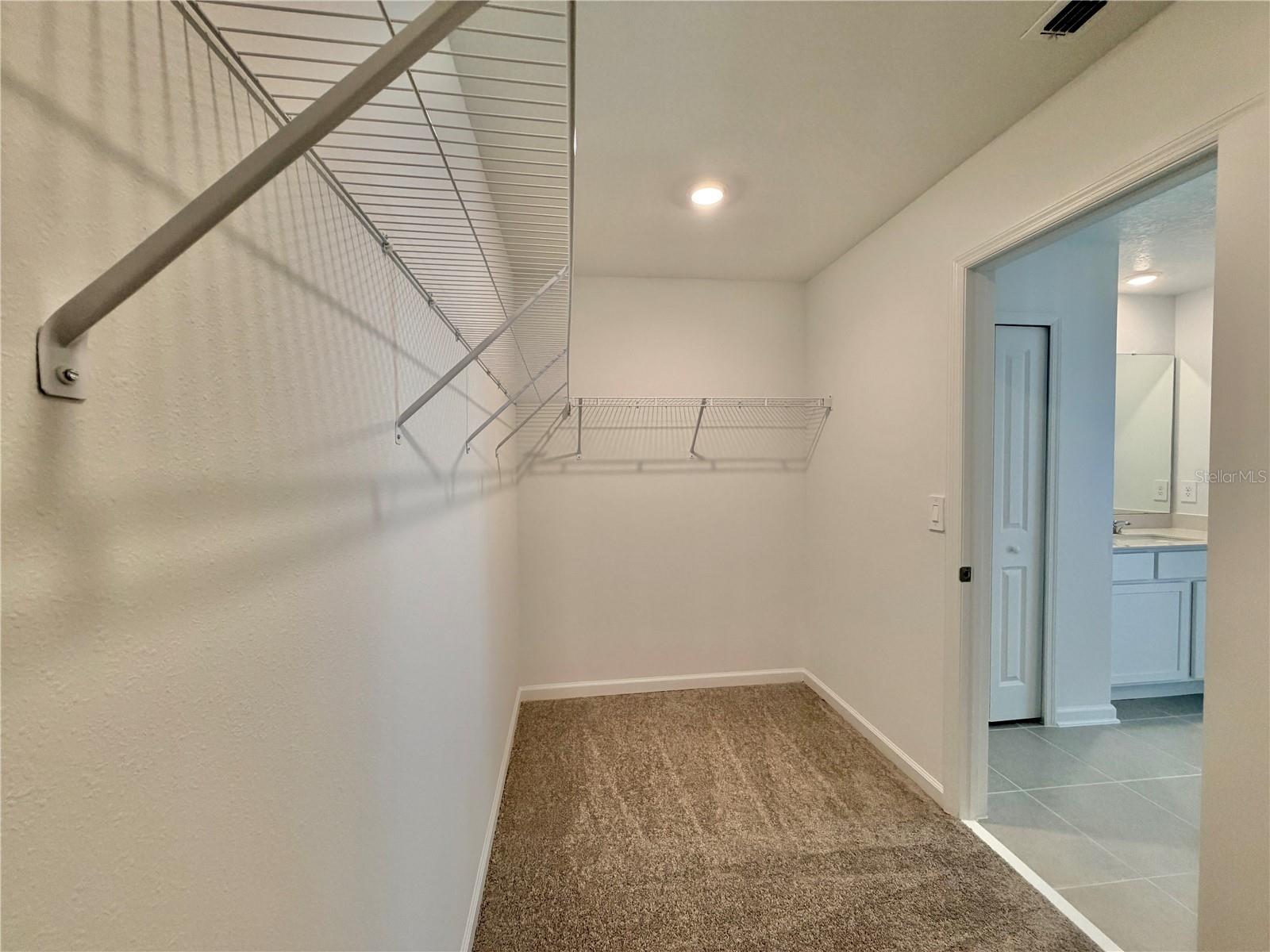 HUNT CLUB GROVES 40S - Residential Lease