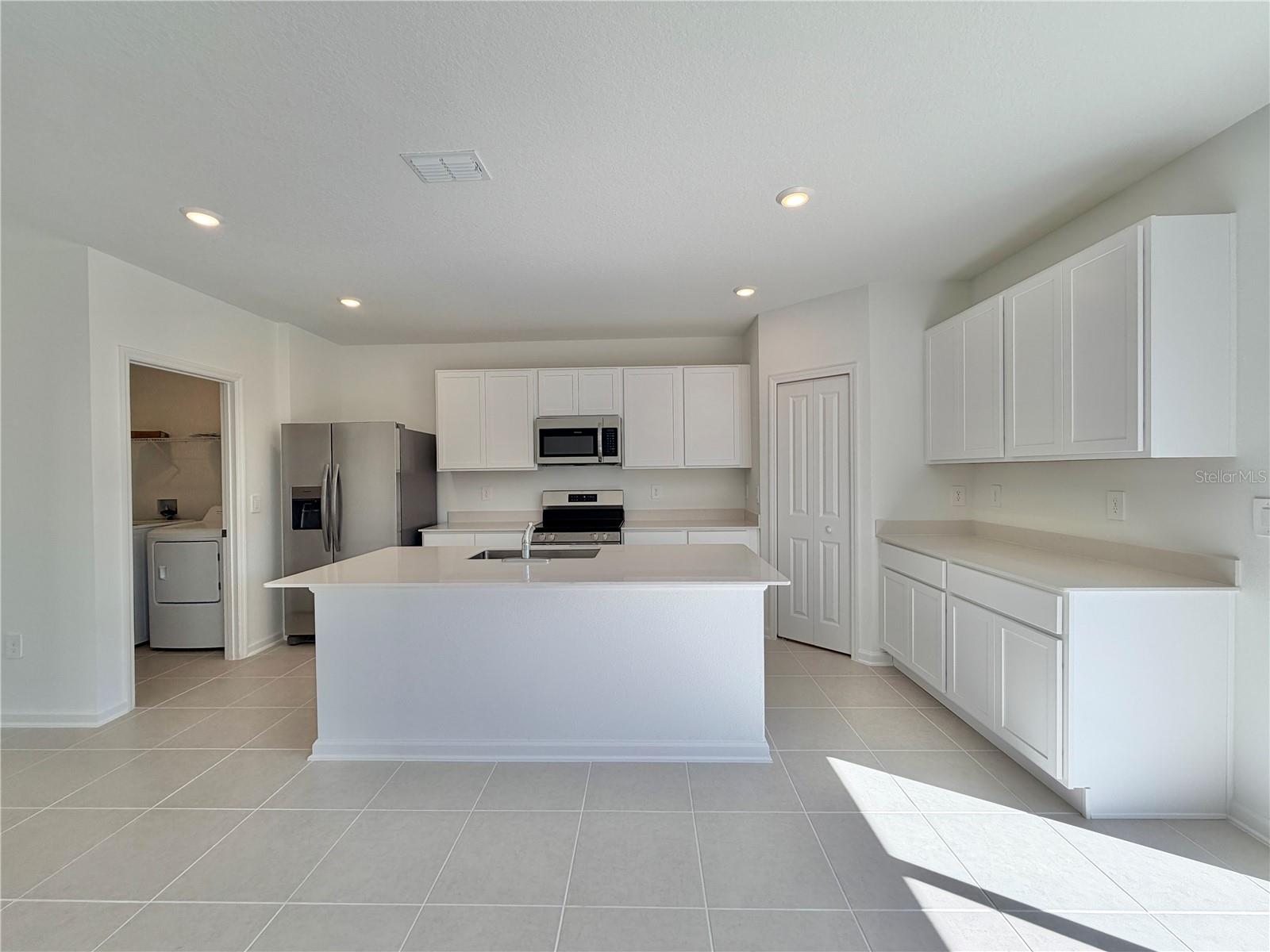 HUNT CLUB GROVES 40S - Residential Lease